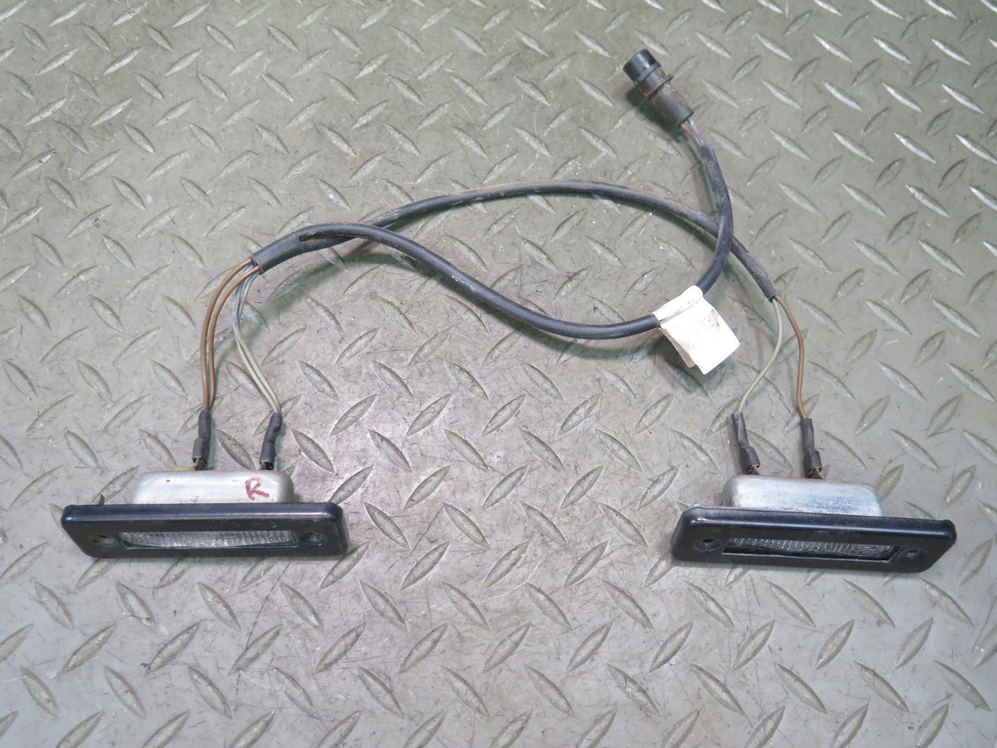 1987-1991 Porsche 928 S4 Rear Left & Right License Plate Light Lamp Set of 2