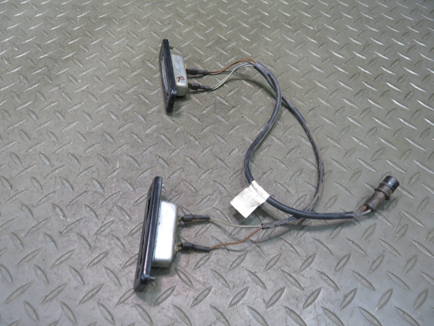1987-1991 Porsche 928 S4 Rear Left & Right License Plate Light Lamp Set of 2