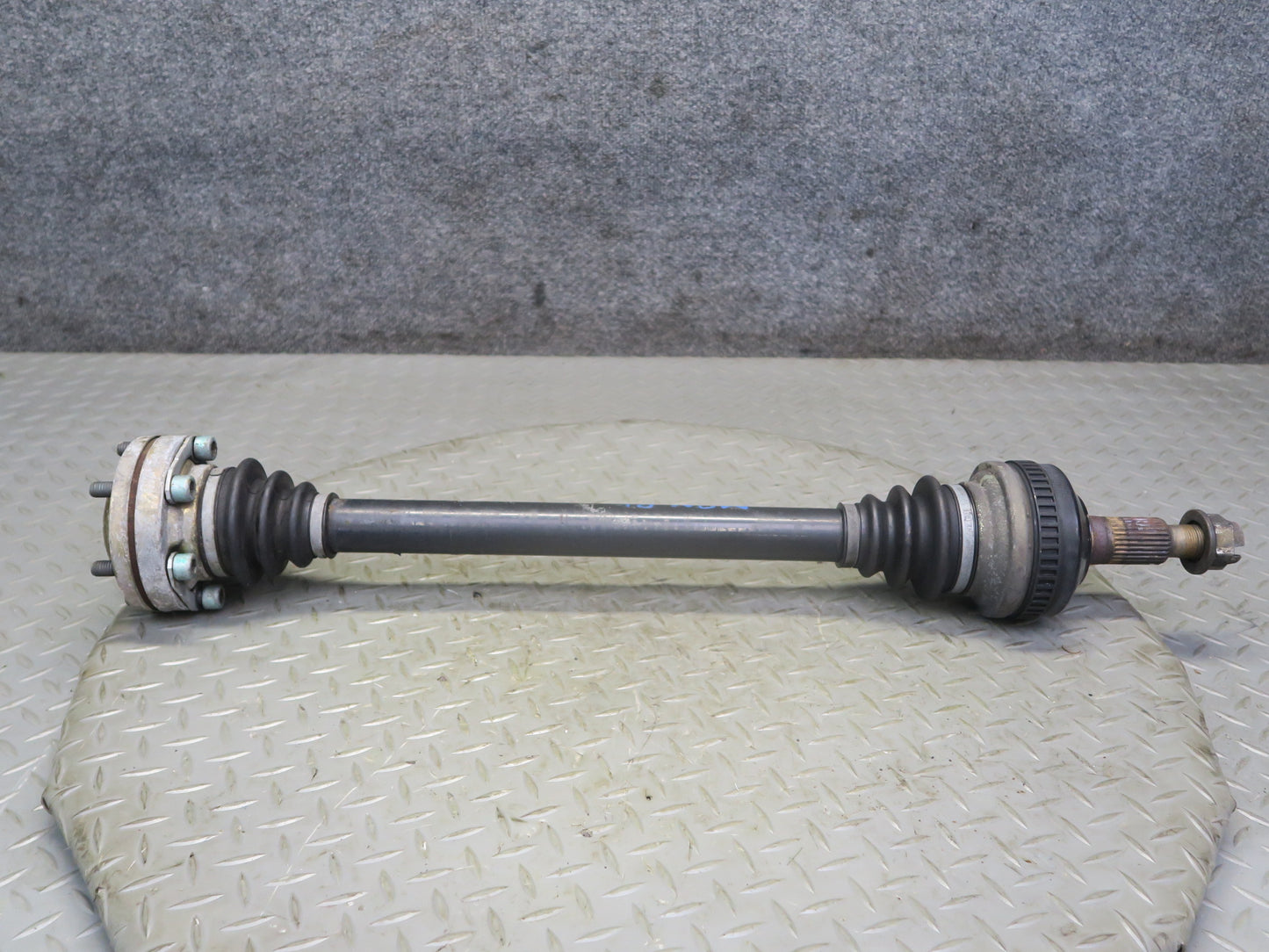 1999-2005 Porsche 911 996 Rear Left or Right Suspension Axle Shaft  99633202406