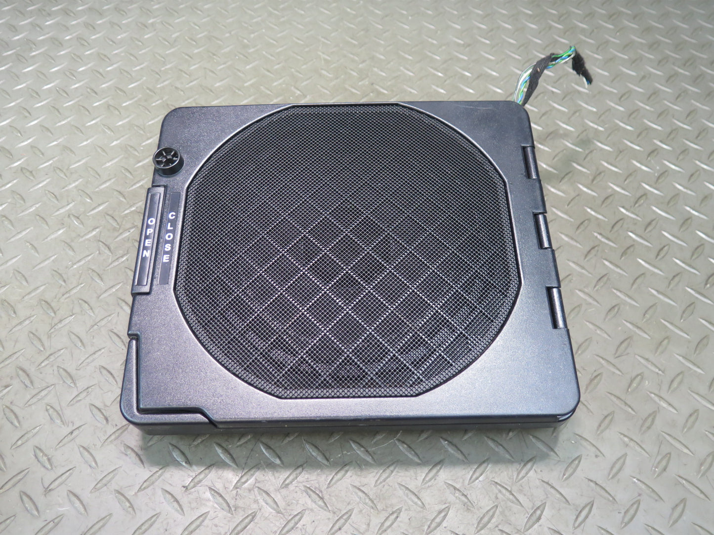 01-06 BMW E46 330ci Convertible Rear Subwoofer Speaker w Cover Black OEM