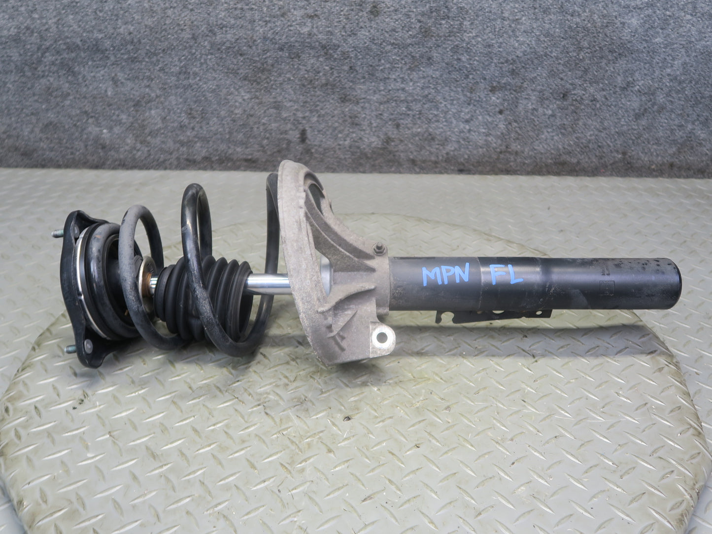 02-05 Porsche 911 996 Convertible AWD M/T Front Strut Shock Absorber Set of 2