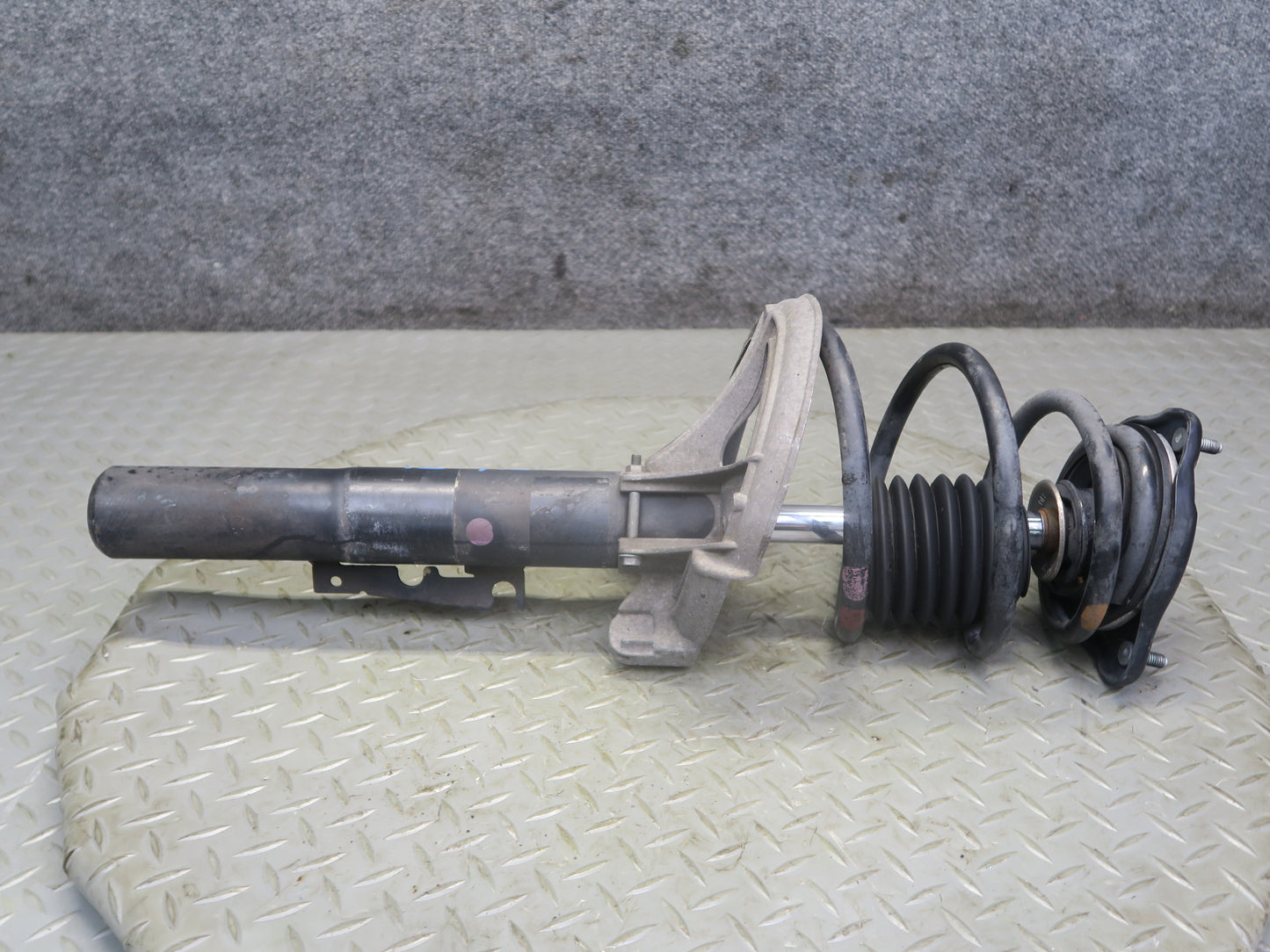 02-05 Porsche 911 996 Convertible AWD M/T Front Strut Shock Absorber Set of 2