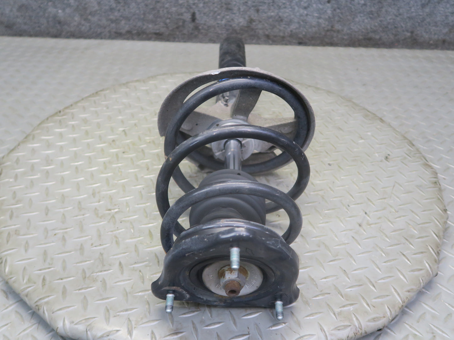 02-05 Porsche 911 996 Convertible AWD M/T Front Strut Shock Absorber Set of 2