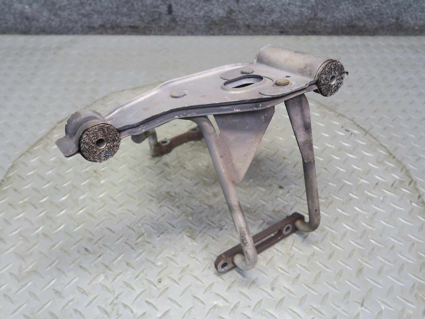 2002-2005 Porsche 911 Carrera 996 Right Side Muffler Support Bracket