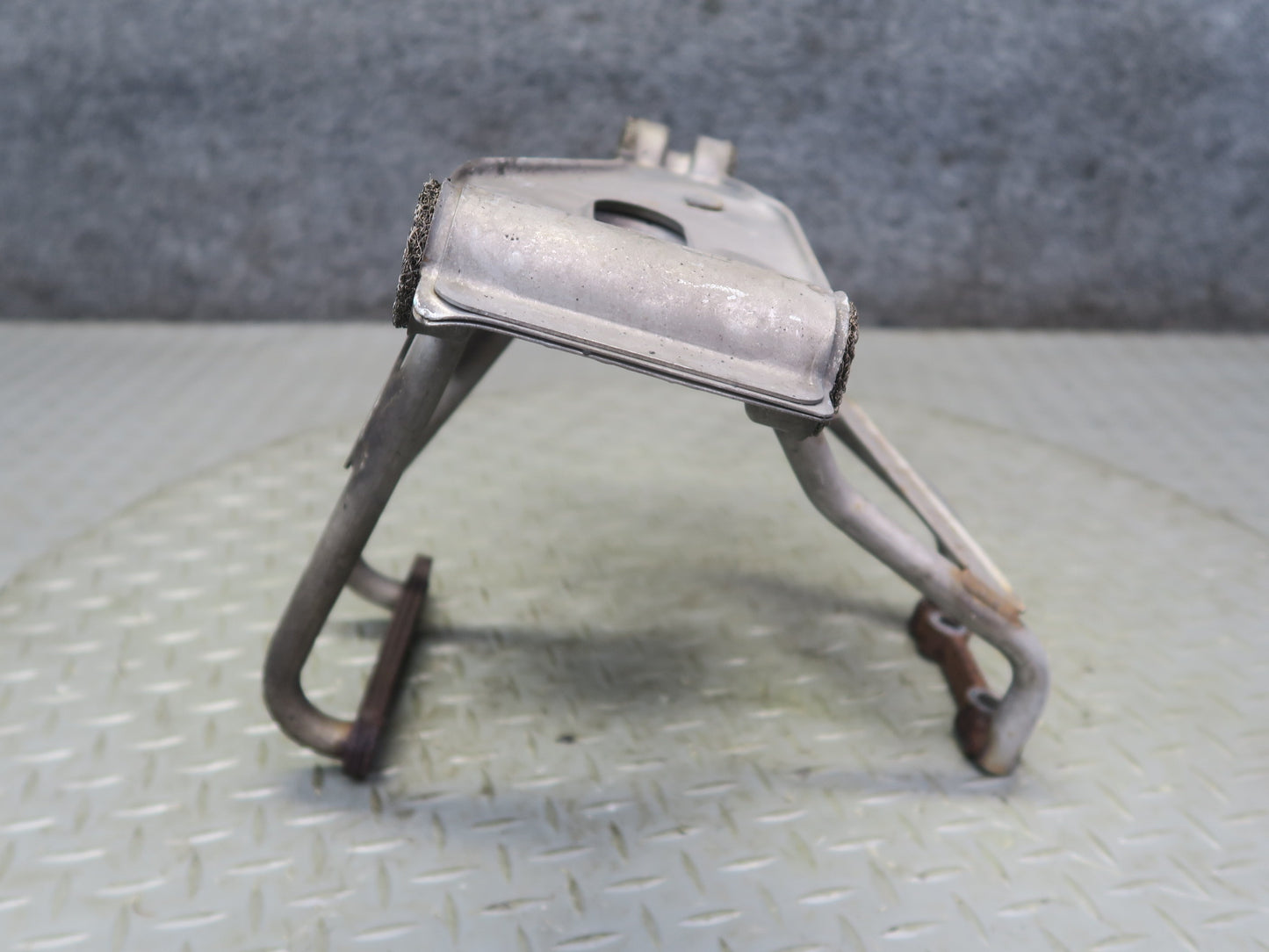 2002-2005 Porsche 911 Carrera 996 Right Side Muffler Support Bracket