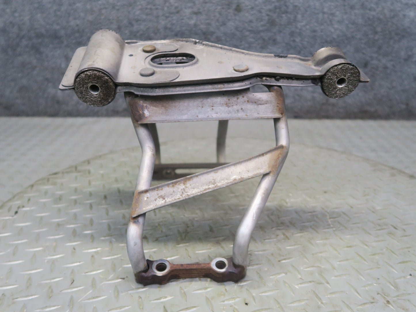 2002-2005 Porsche 911 Carrera 996 Right Side Muffler Support Bracket
