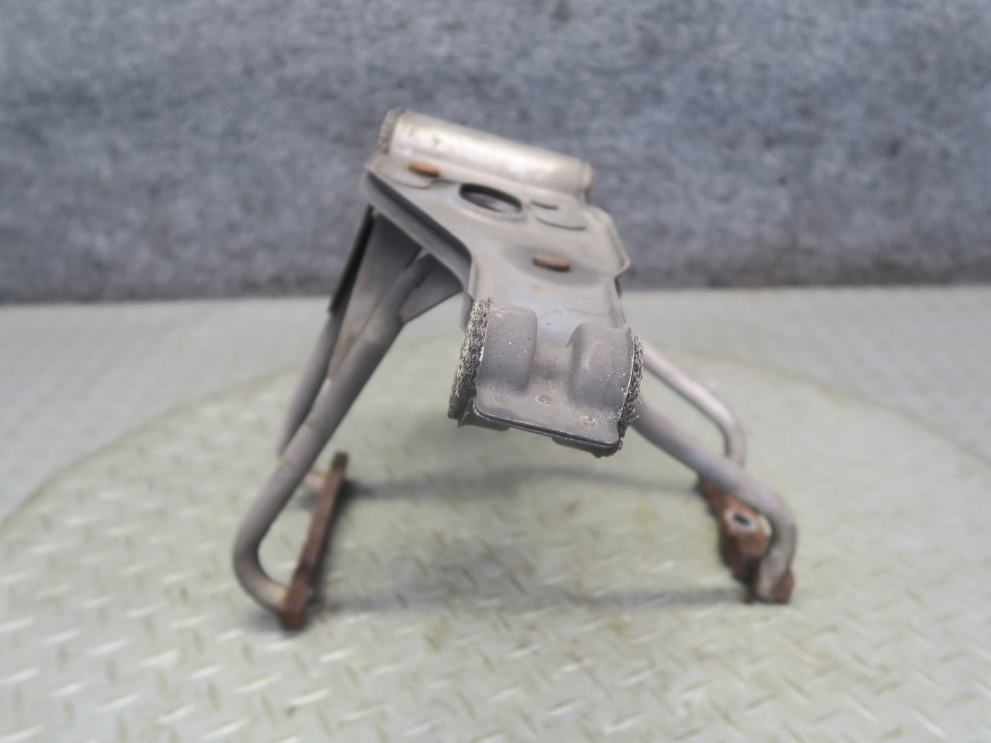2002-2005 Porsche 911 Carrera 996 Left Side Muffler Support Bracket