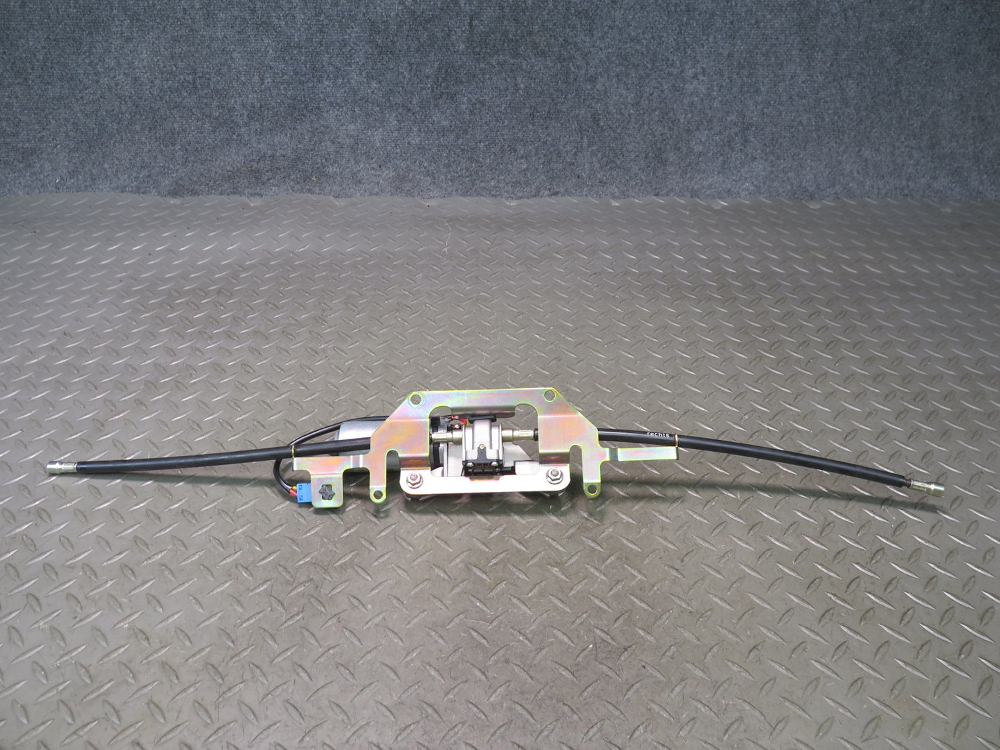 01-06 BMW E46 330ci Convert TOP Roof Lock Latch Motor Cable Assembly 8370816 OEM