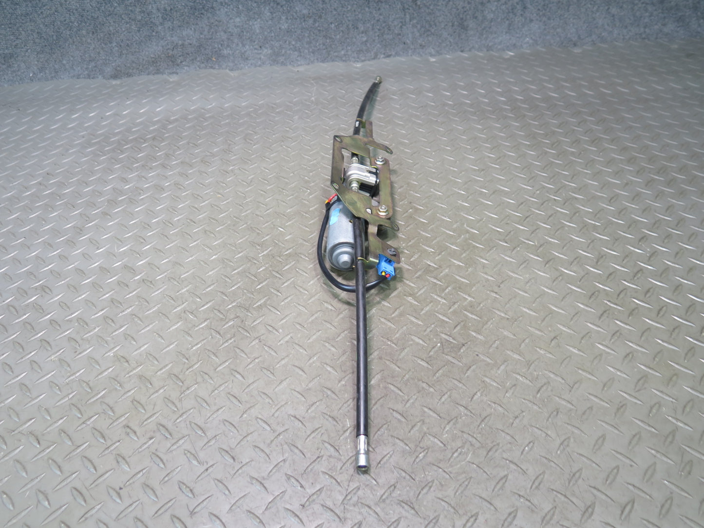 01-06 BMW E46 330ci Convert TOP Roof Lock Latch Motor Cable Assembly 8370816 OEM