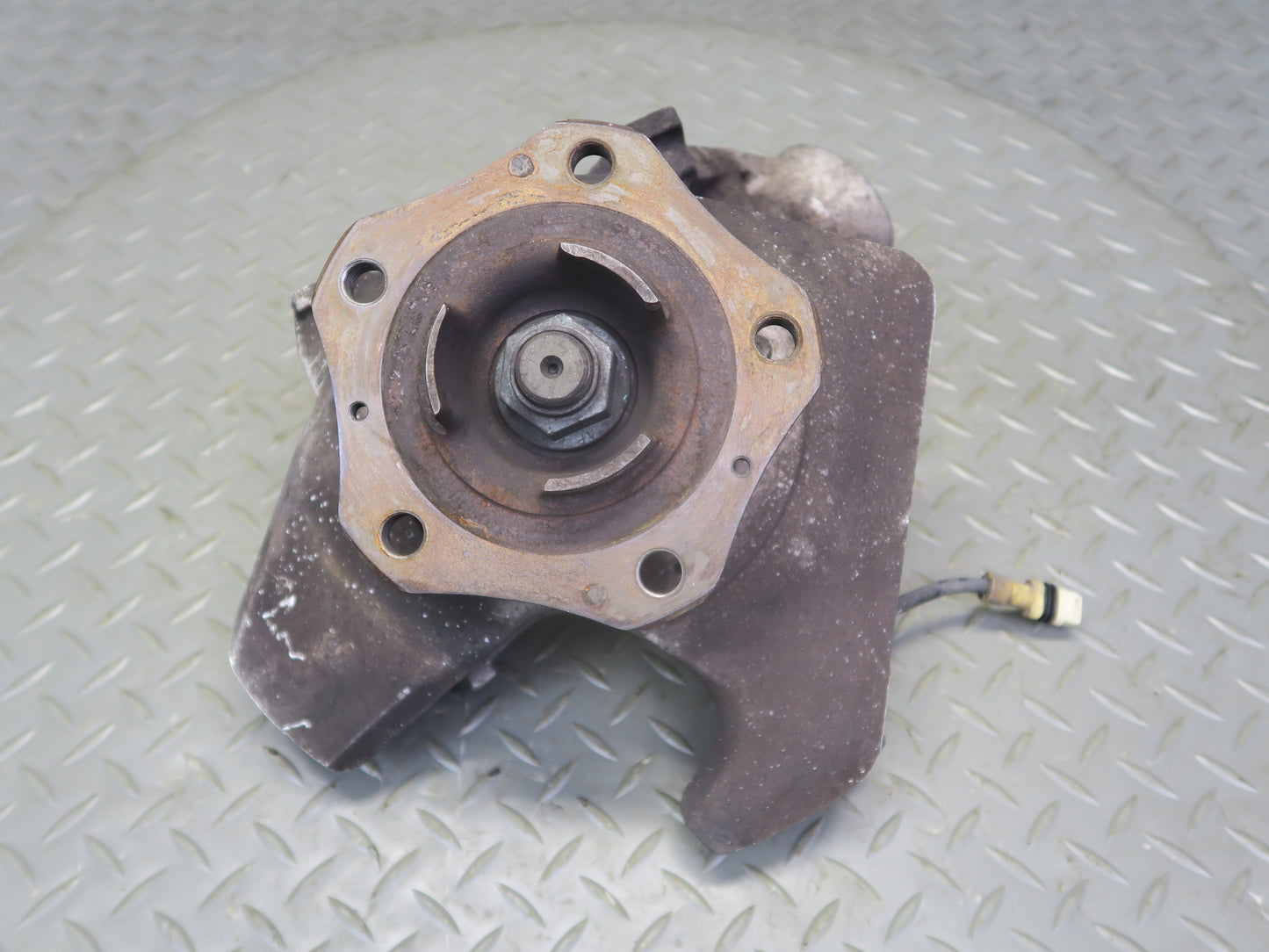 1999-2004 Porsche 911 996 Front Right Spindle Knuckle Wheel Hub 99634165811