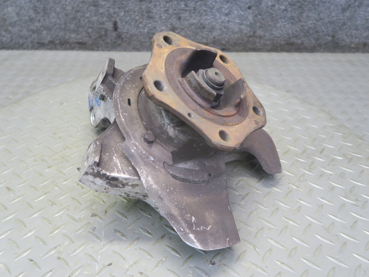 1999-2004 Porsche 911 996 Front Right Spindle Knuckle Wheel Hub 99634165811