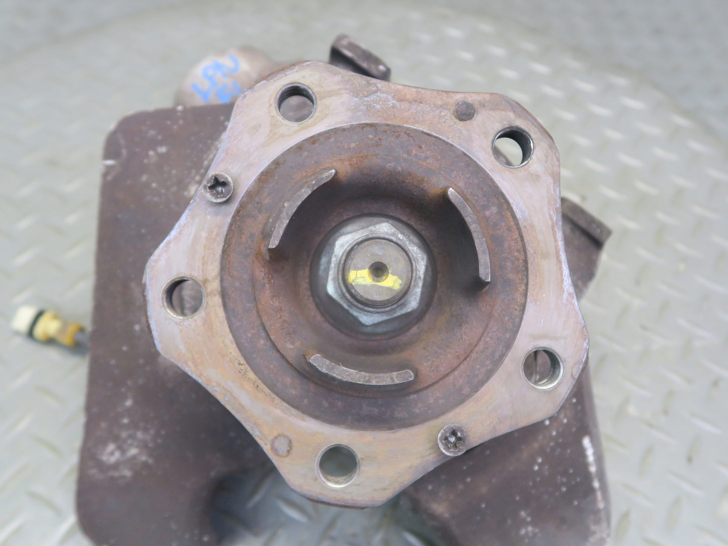 1999-2004 Porsche 911 996 Front Left Spindle Knuckle Wheel Hub 99634165711