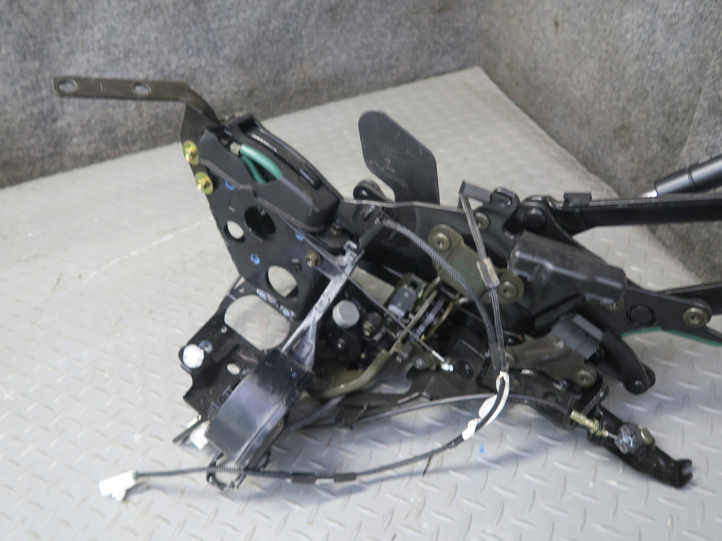 02-10 Lexus UZZ40L SC430 Set of 2 Rear Left & Right Trunk Hinge Black OEM