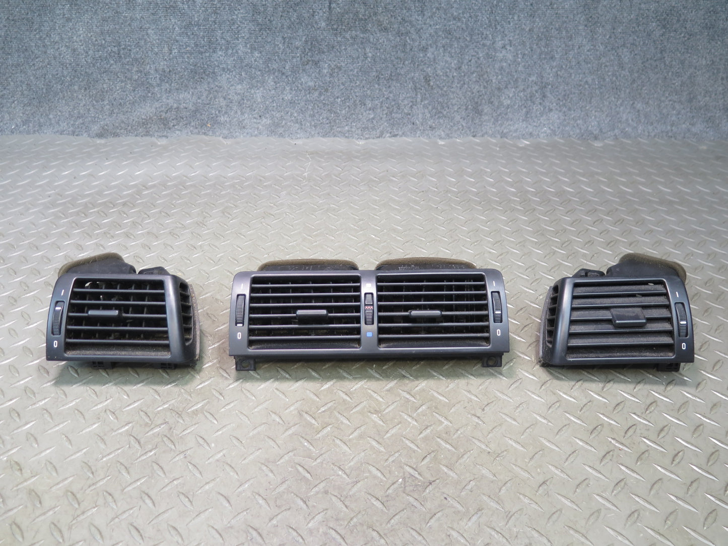 01-06 BMW E46 330ci Set of 3 Dash Front Left Center Right Air Vent Grille OEM