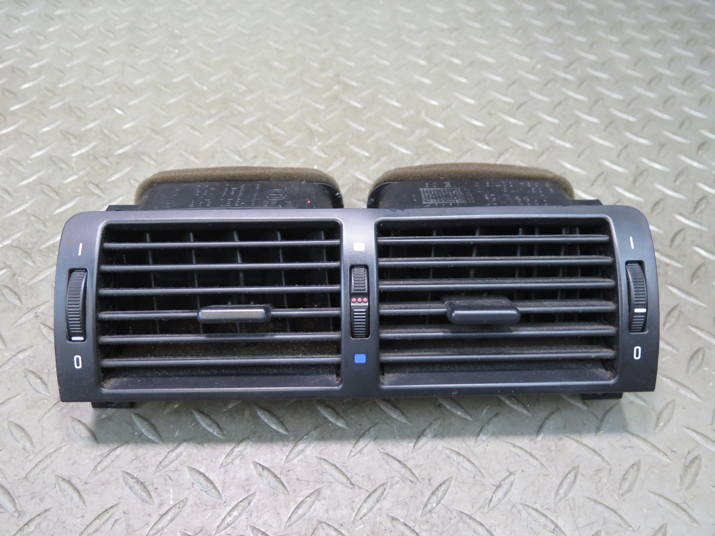 01-06 BMW E46 330ci Set of 3 Dash Front Left Center Right Air Vent Grille OEM