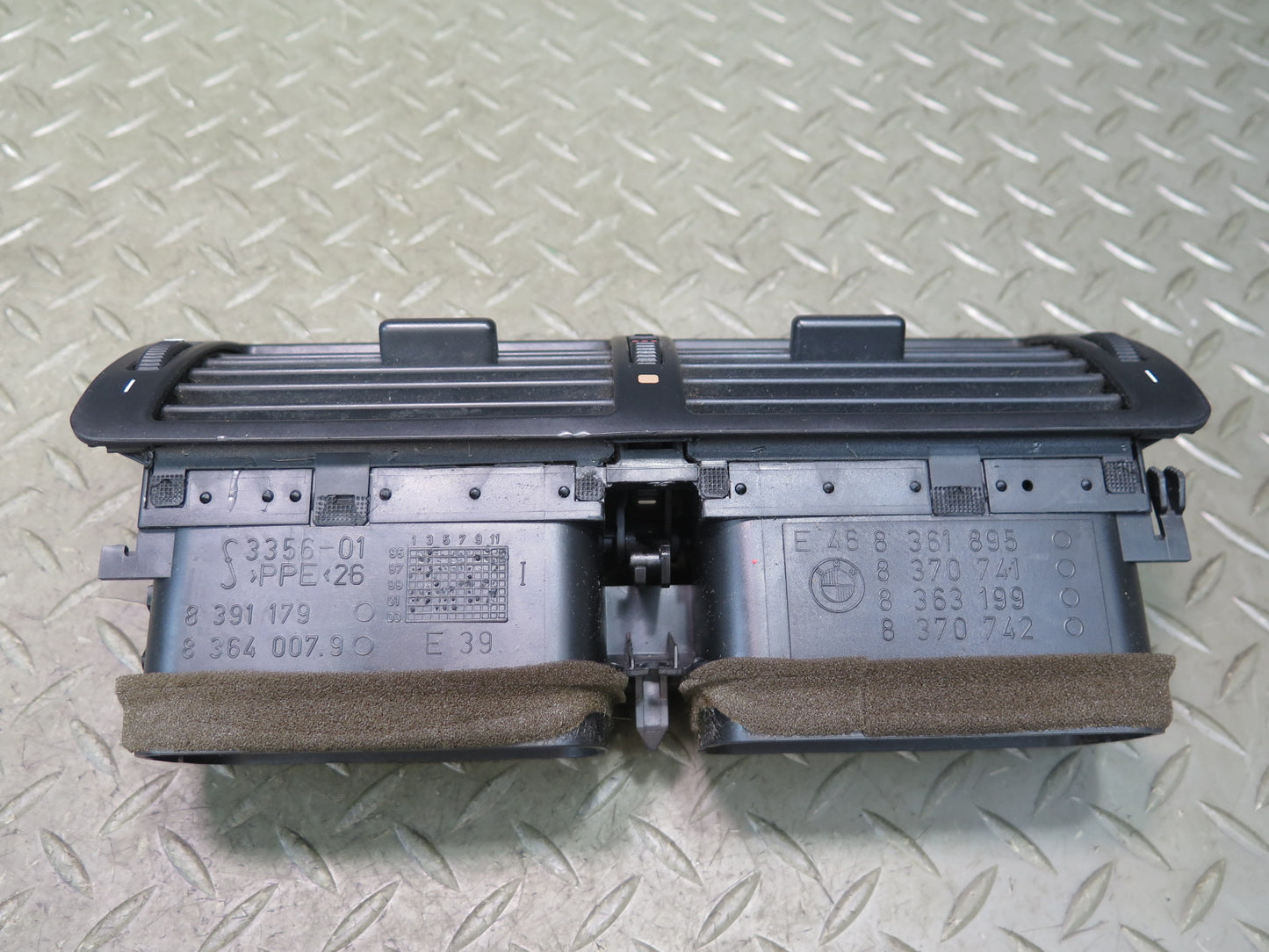 01-06 BMW E46 330ci Set of 3 Dash Front Left Center Right Air Vent Grille OEM