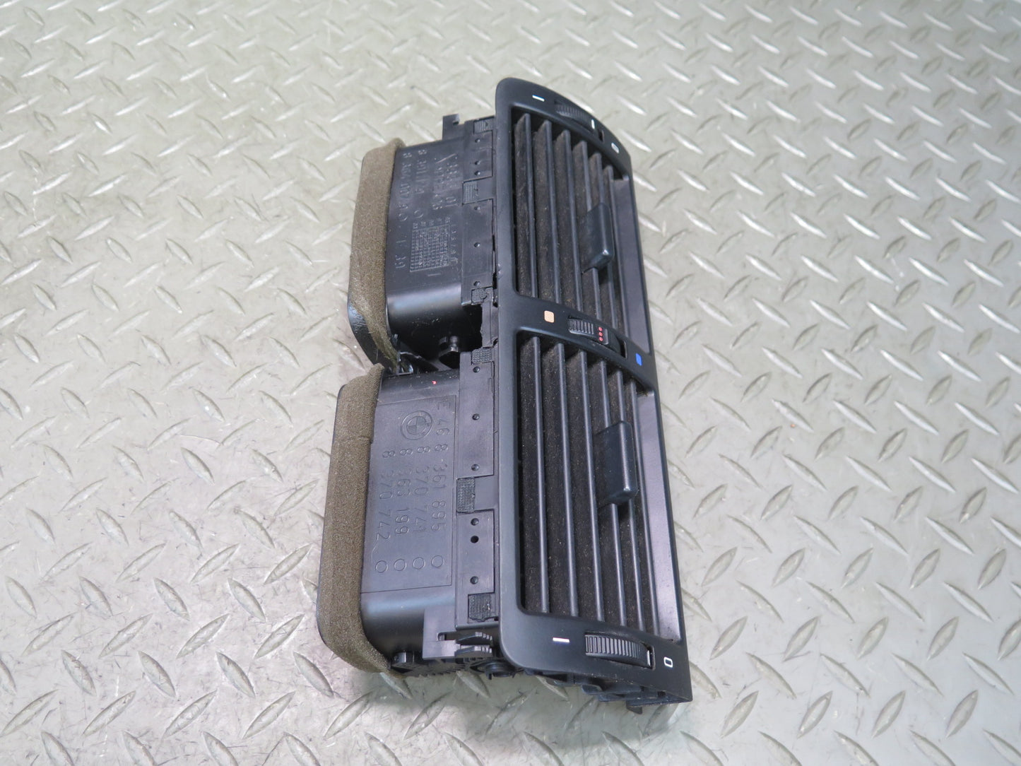 01-06 BMW E46 330ci Set of 3 Dash Front Left Center Right Air Vent Grille OEM