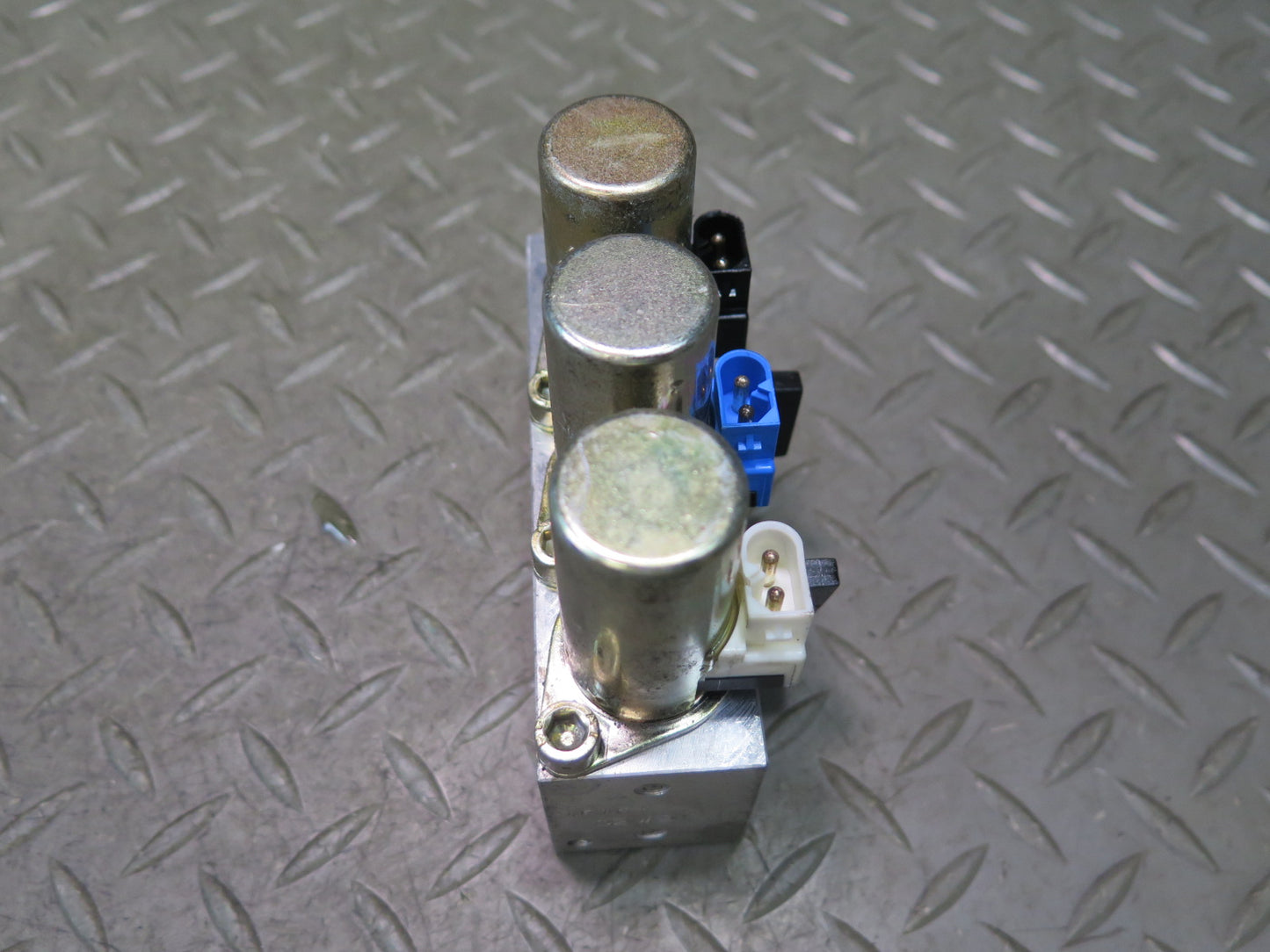01-06 BMW E46 330ci Convertible TOP Roof Hydraulic Valve Control Block OEM