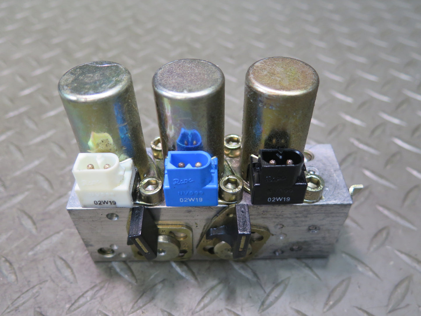 01-06 BMW E46 330ci Convertible TOP Roof Hydraulic Valve Control Block OEM