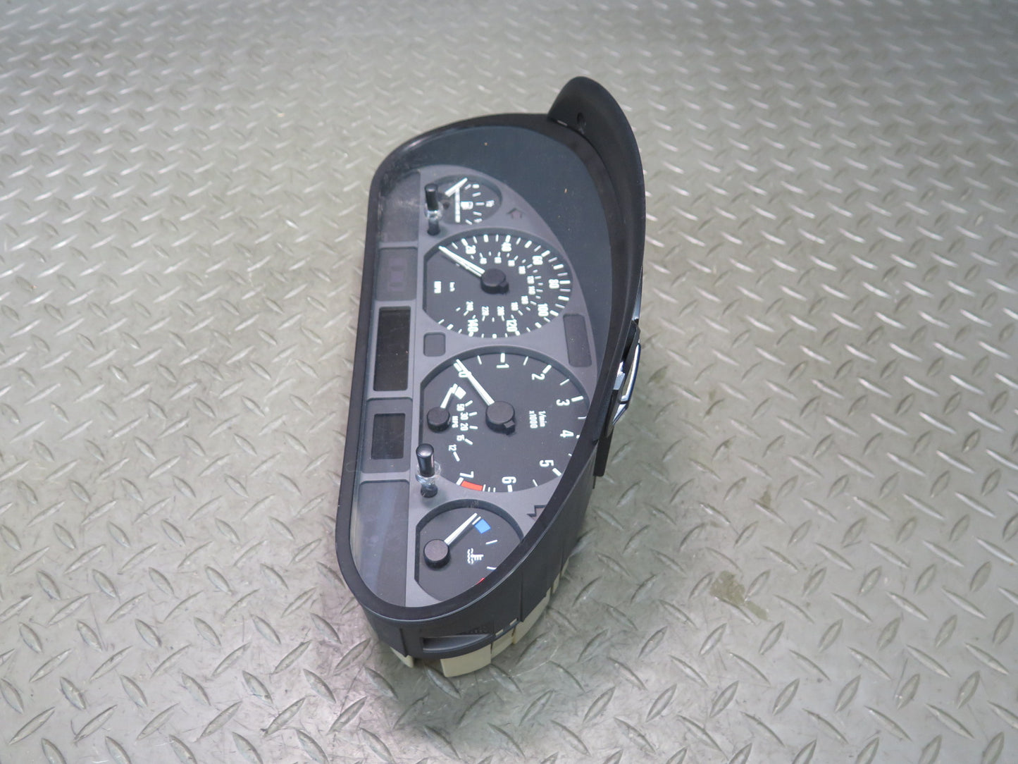 01-03 BMW E46 330Ci A/T Instrument Cluster Gauge Speedometer 4117715 OEM