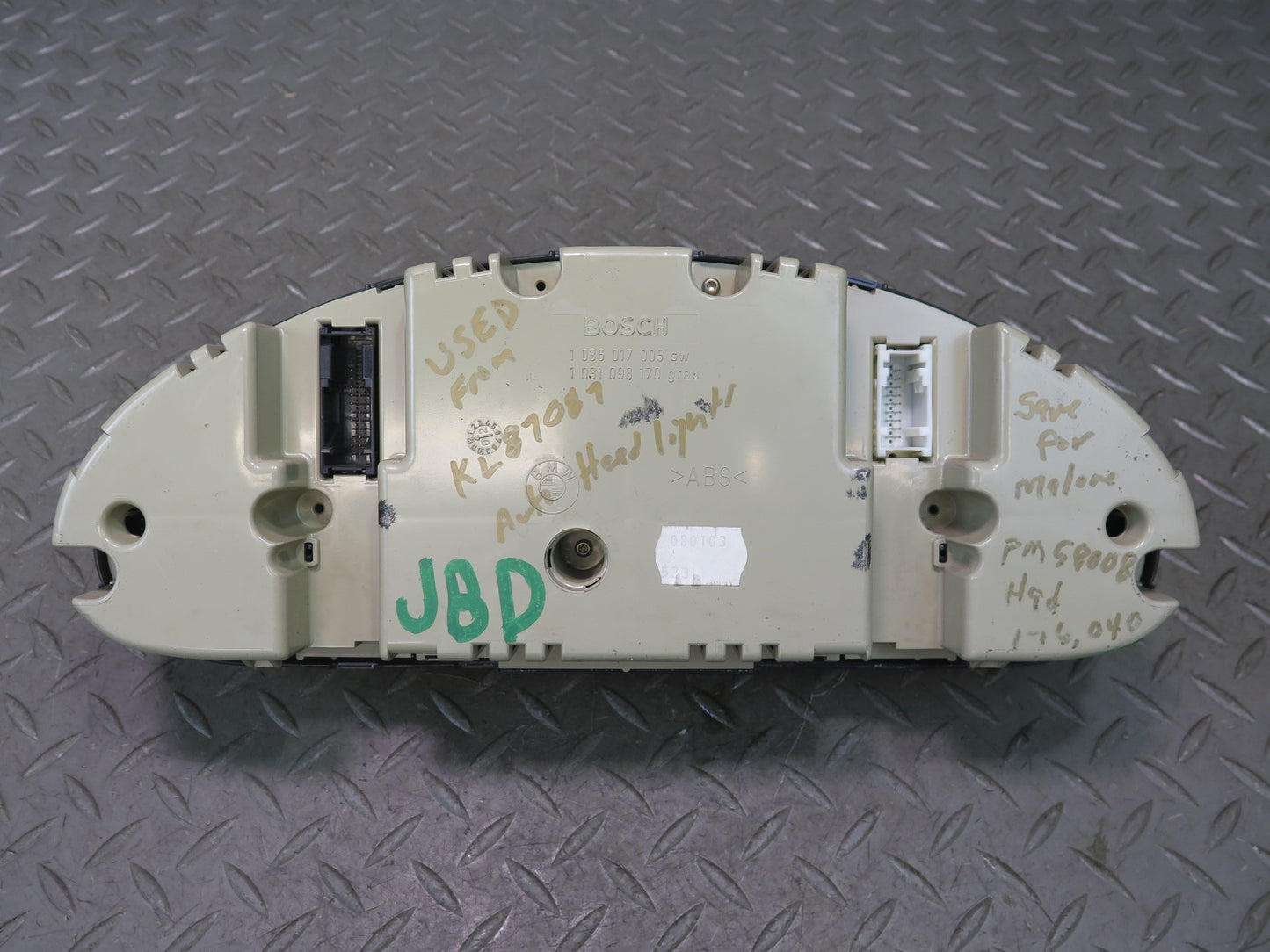 01-03 BMW E46 330Ci A/T Instrument Cluster Gauge Speedometer 4117715 OEM