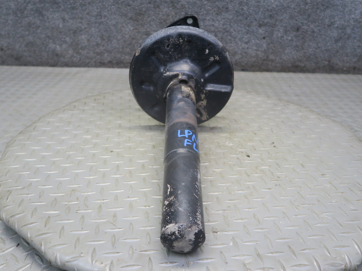 1999-2001 Porsche 911 996 Convertible RWD Front Strut Shock Absorber Set of 2