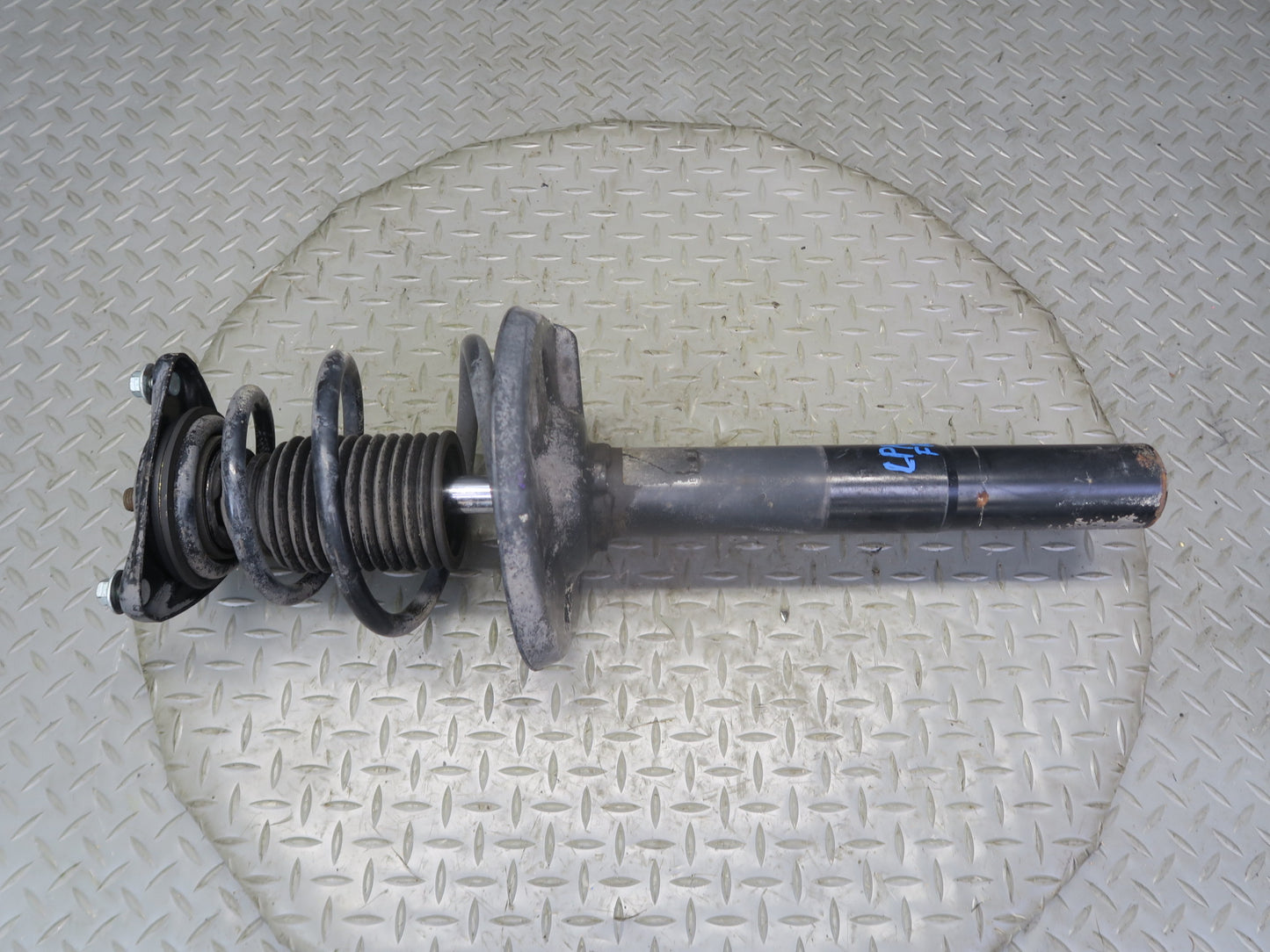 1999-2001 Porsche 911 996 Convertible RWD Front Strut Shock Absorber Set of 2