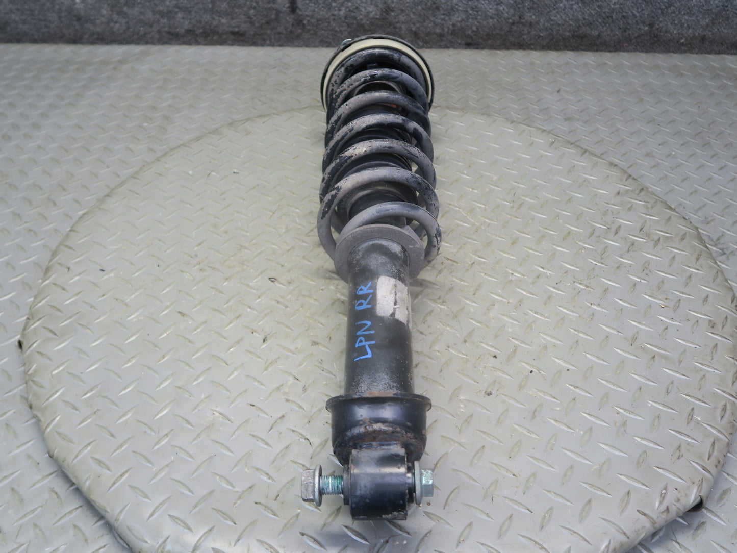 1999-2001 Porsche 911 996 Convertible RWD M/T Rear Strut Shock Absorber Set of 2