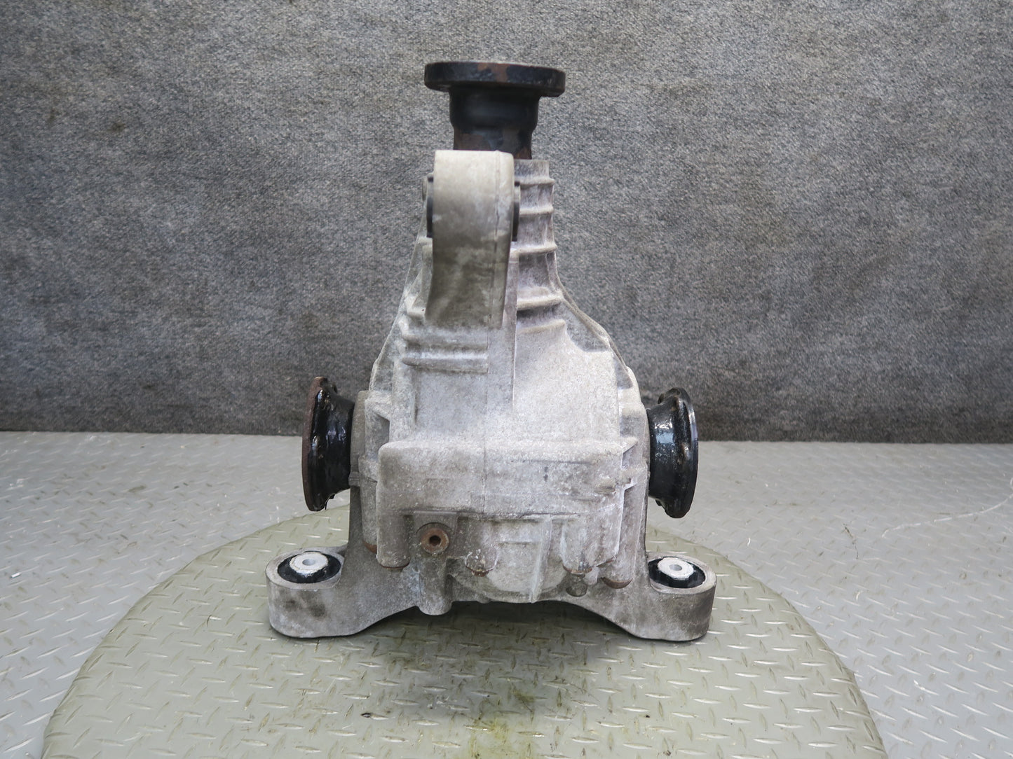 2003-2006 Porsche Cayenne 955 Turbo Rear Axle Differential Carrier 3.7 Ratio OEM