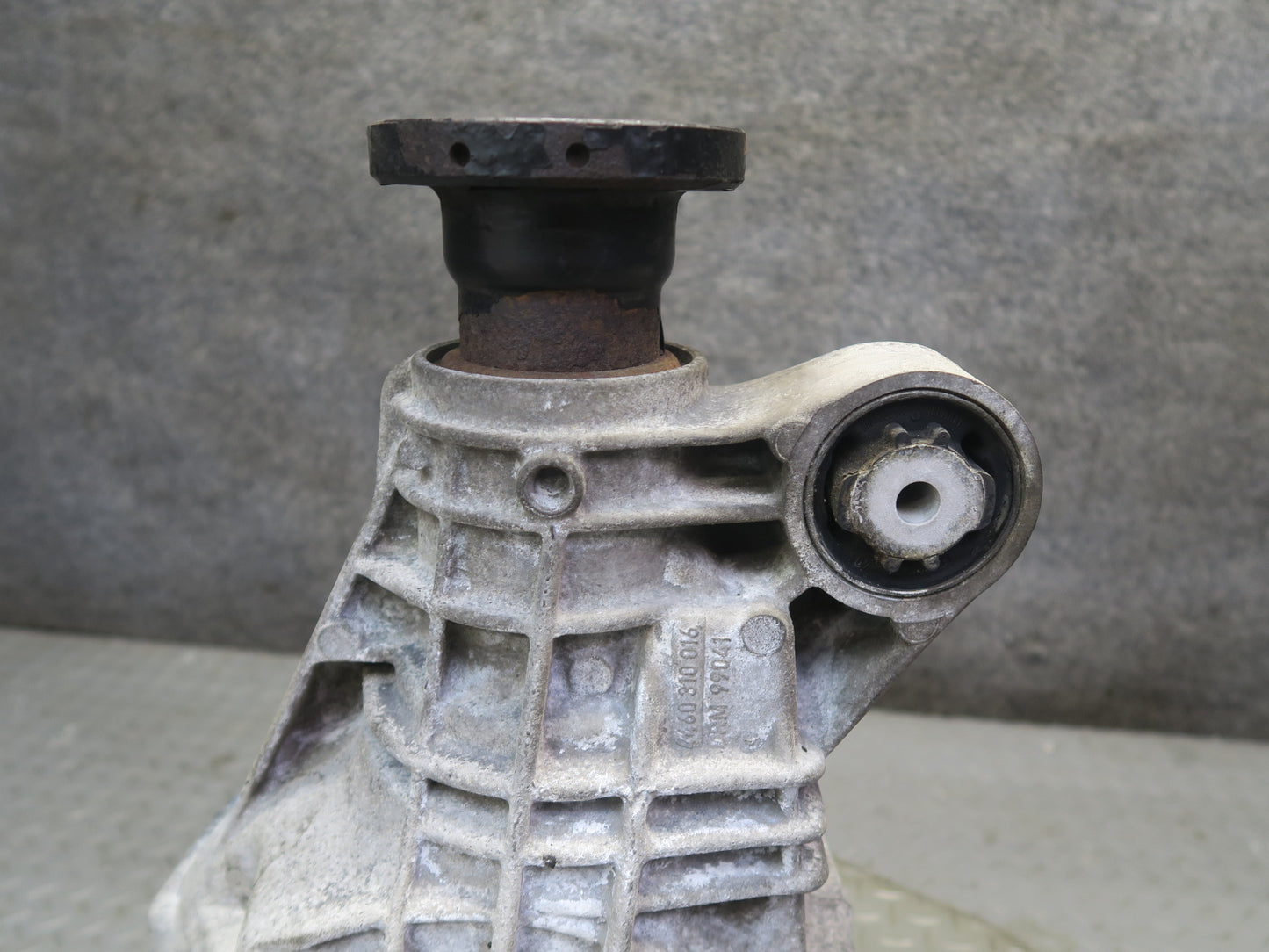 2003-2006 Porsche Cayenne 955 Turbo Rear Axle Differential Carrier 3.7 Ratio OEM