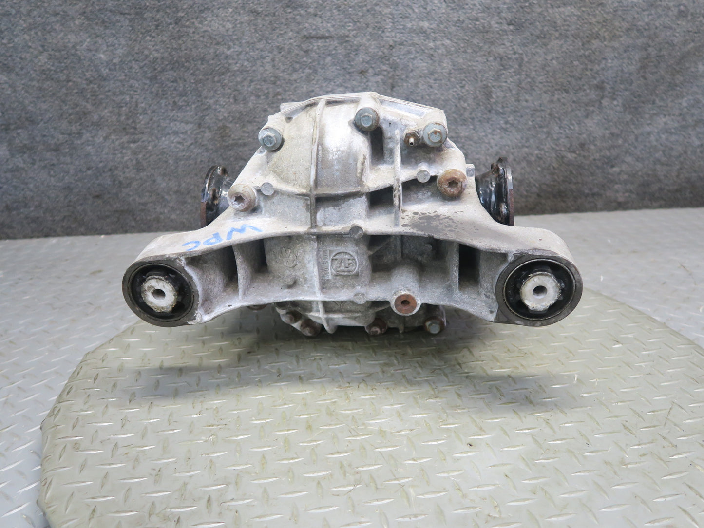 2003-2006 Porsche Cayenne 955 Turbo Rear Axle Differential Carrier 3.7 Ratio OEM