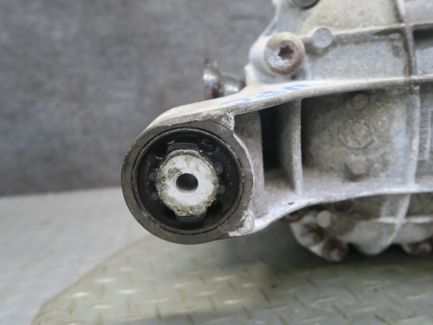 2003-2006 Porsche Cayenne 955 Turbo Rear Axle Differential Carrier 3.7 Ratio OEM