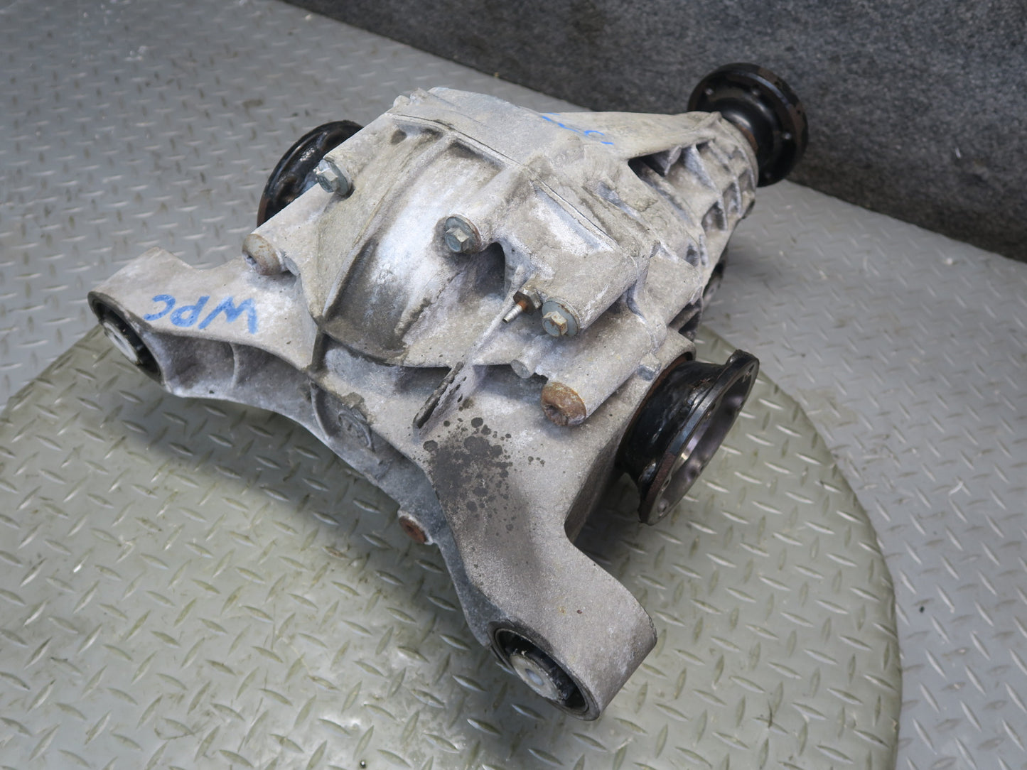 2003-2006 Porsche Cayenne 955 Turbo Rear Axle Differential Carrier 3.7 Ratio OEM