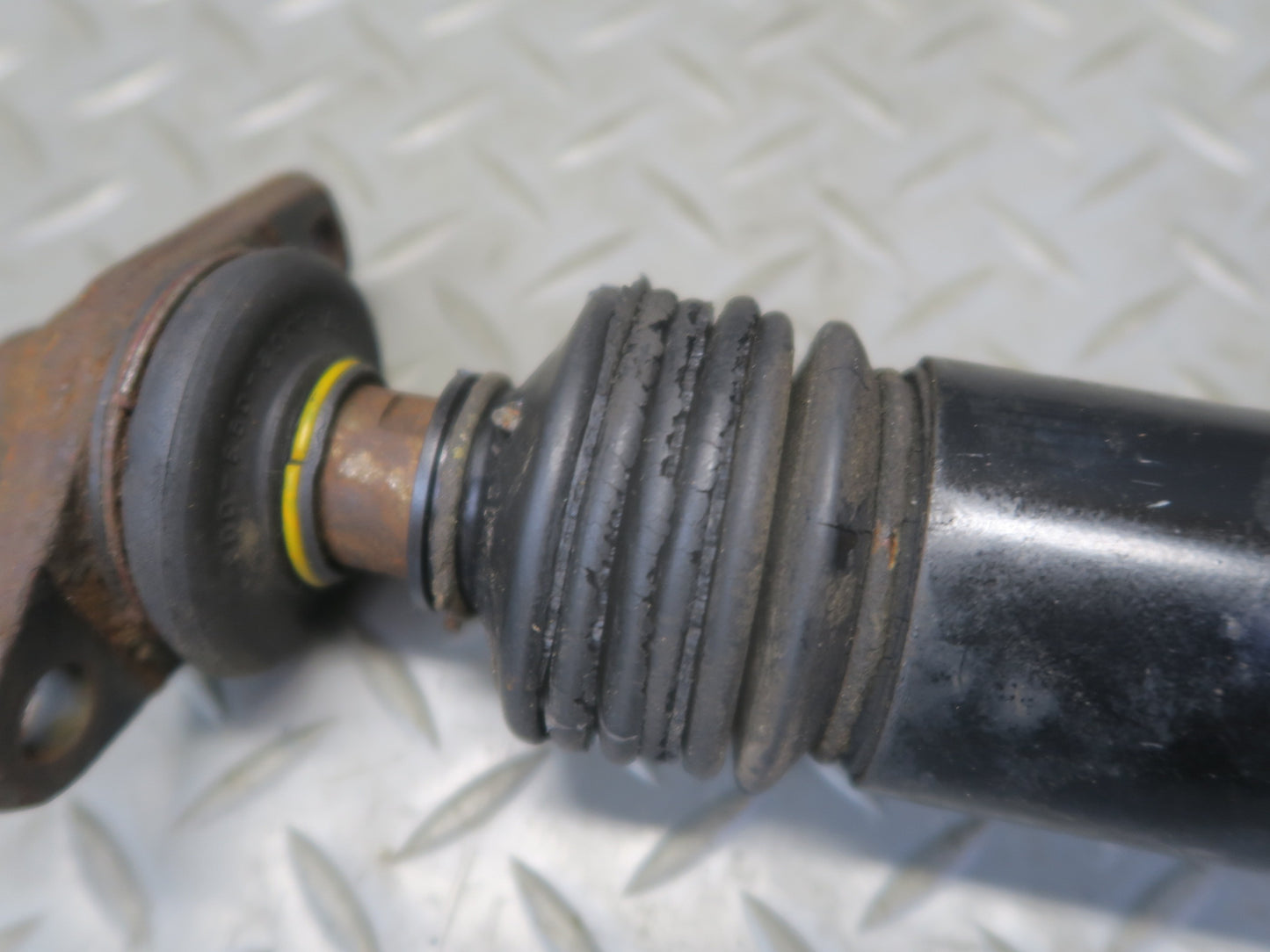 86-91 Mercedes W126 Rear Left & Right Hydraulic Strut Shock Absorber Set OEM