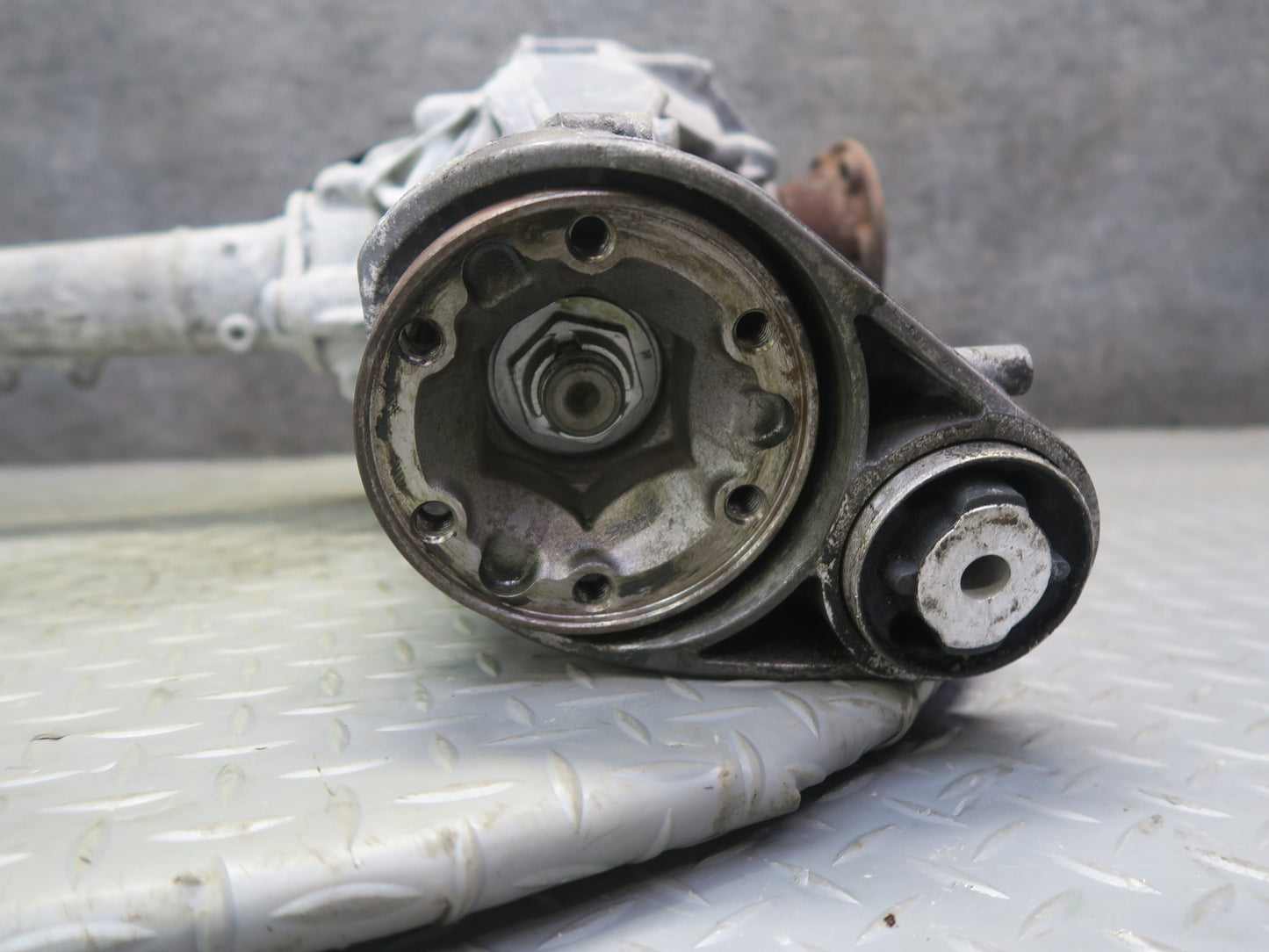 03-06 Porsche Cayenne 955 Turbo Front Axle Differential Carrier 3.7 Ratio OEM