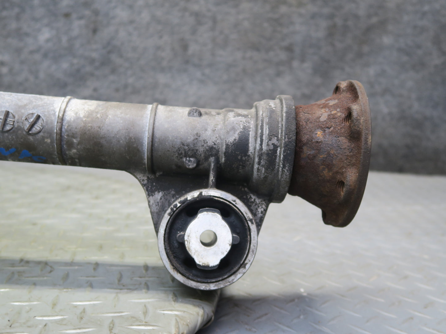 03-06 Porsche Cayenne 955 Turbo Front Axle Differential Carrier 3.7 Ratio OEM