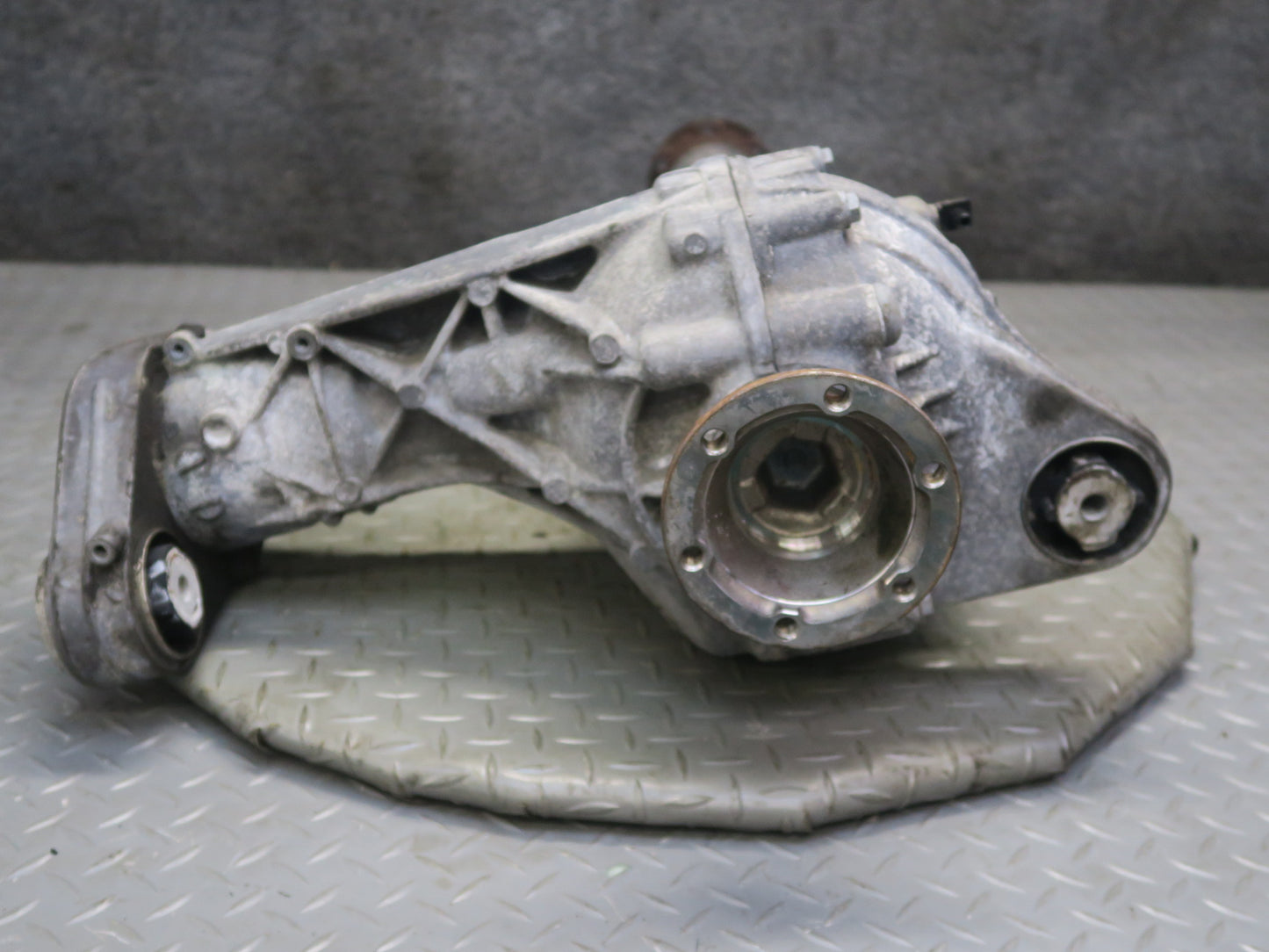 03-06 Porsche Cayenne 955 Turbo Front Axle Differential Carrier 3.7 Ratio OEM