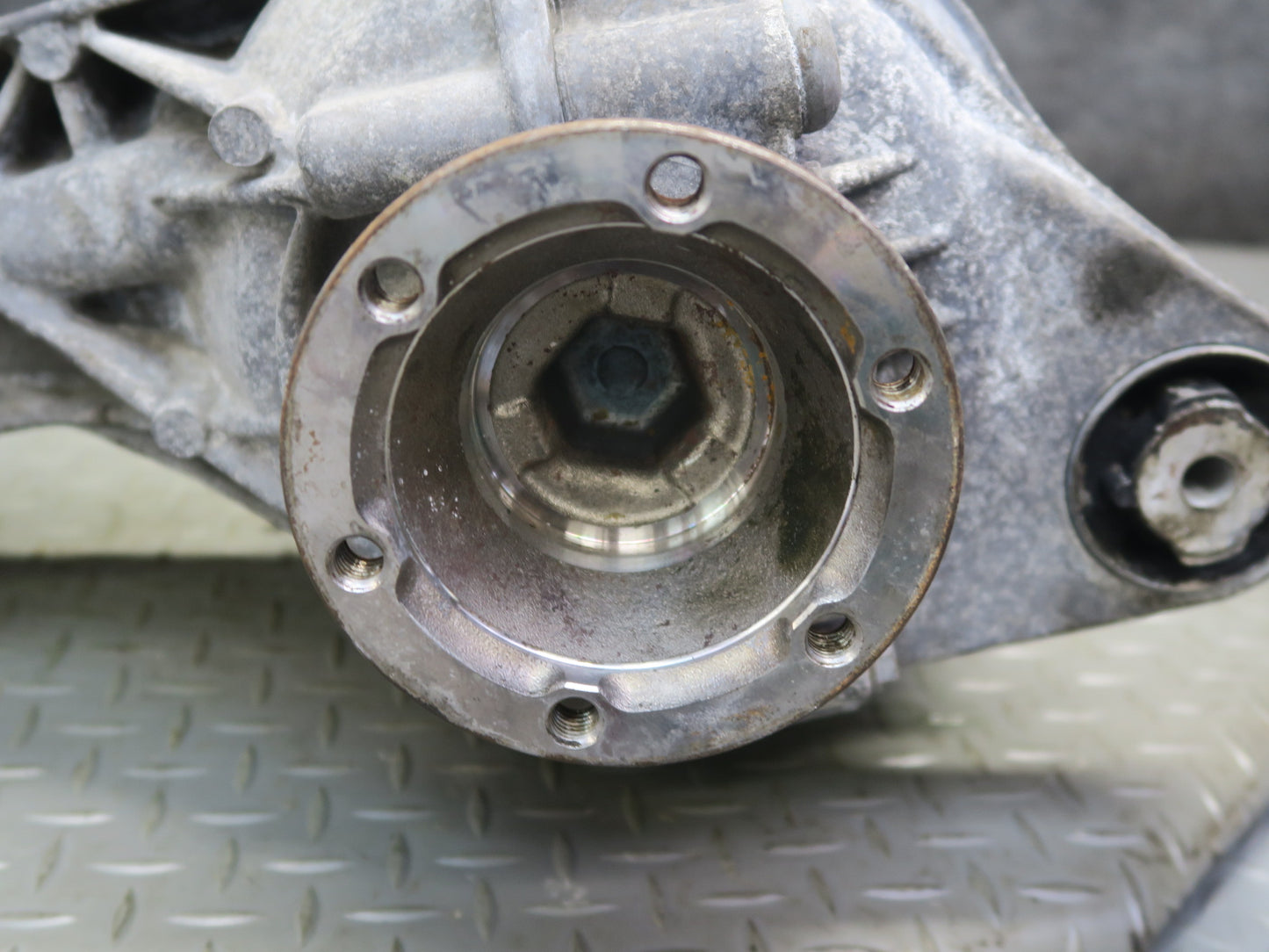 03-06 Porsche Cayenne 955 Turbo Front Axle Differential Carrier 3.7 Ratio OEM