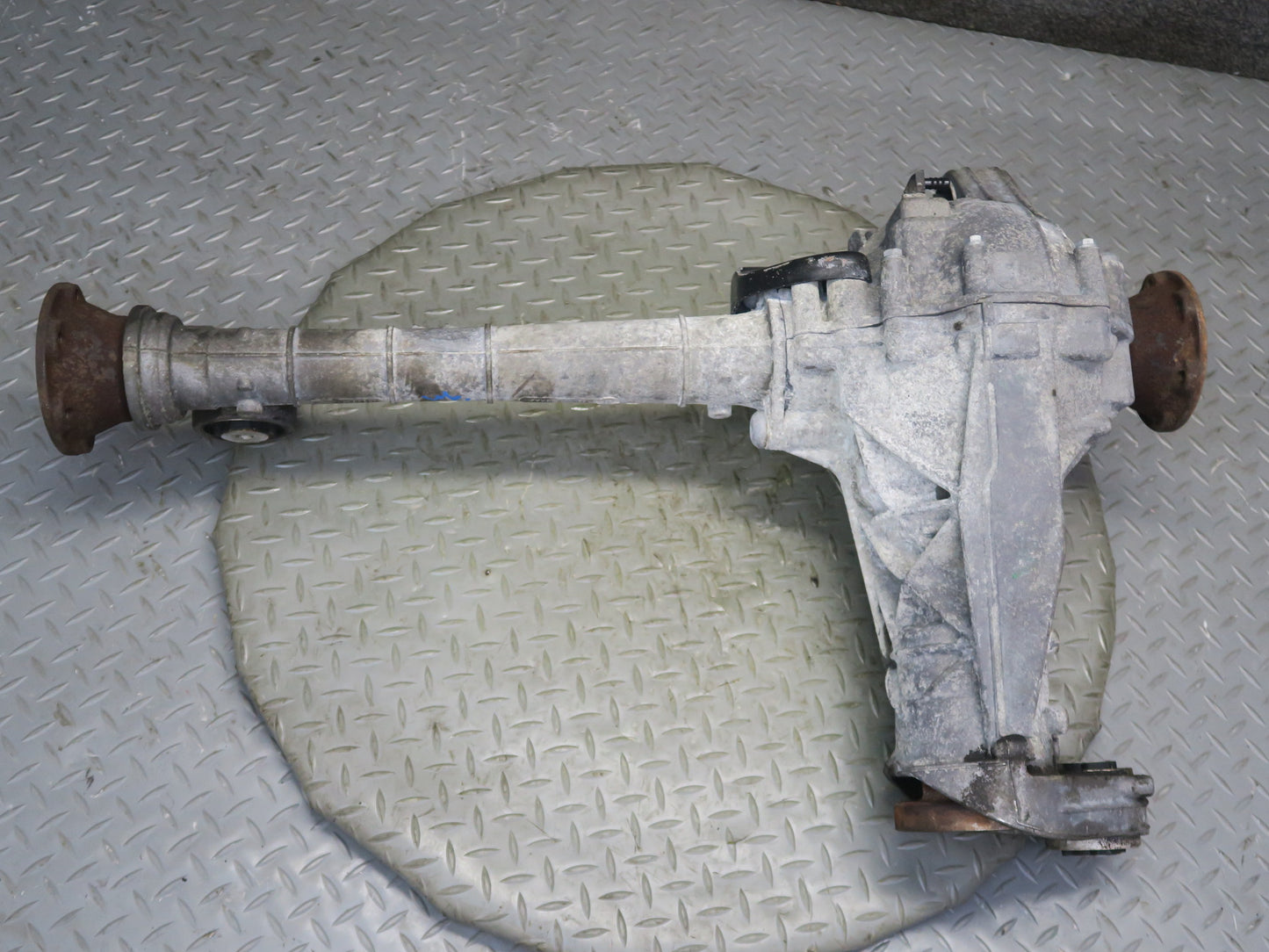 03-06 Porsche Cayenne 955 Turbo Front Axle Differential Carrier 3.7 Ratio OEM