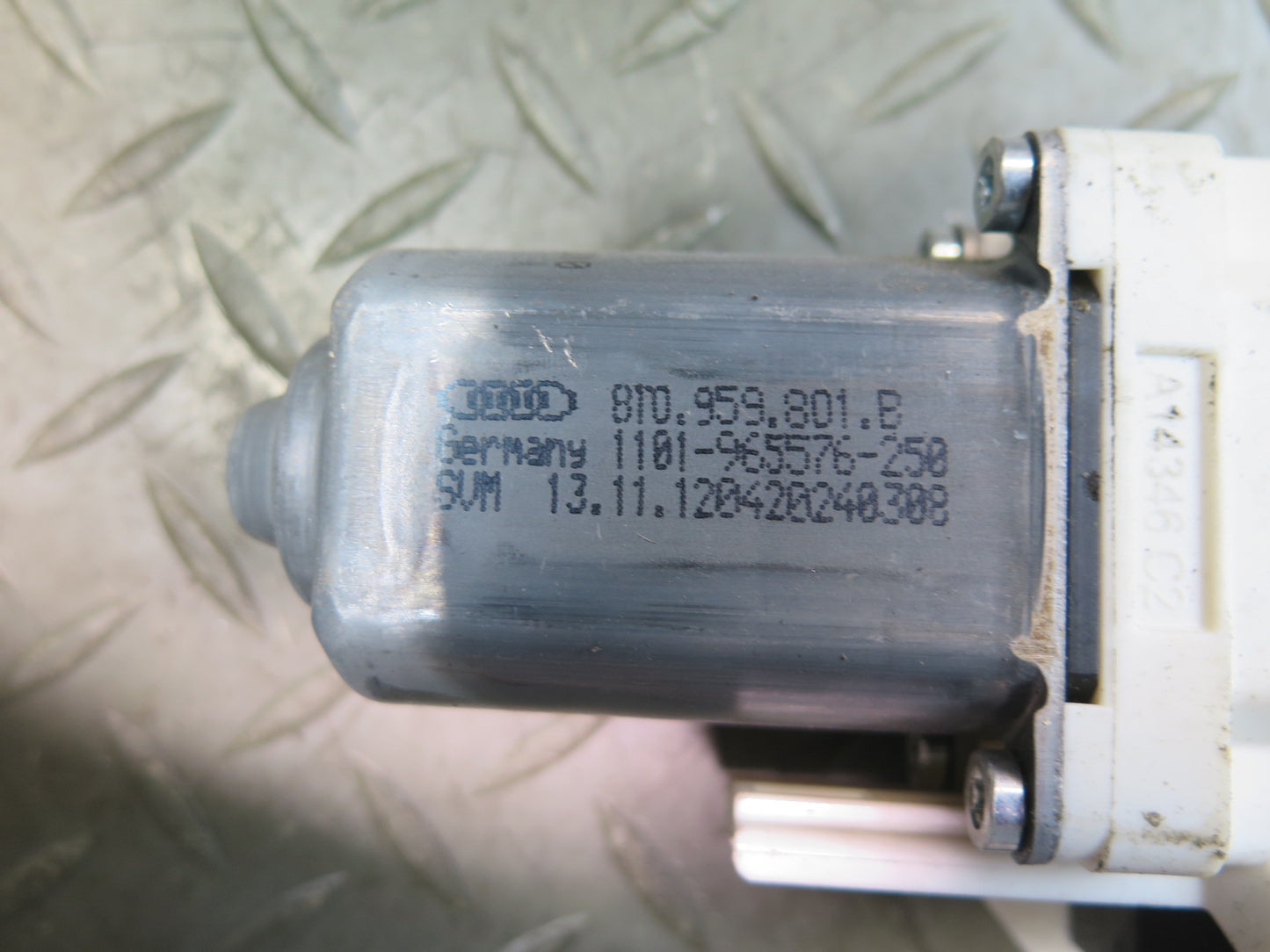 10-16 Audi A5 S5 RS5 Convertible Left Driver Door Window Regulator w Motor OEM