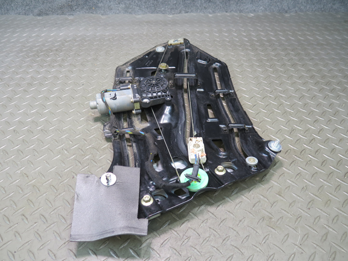 01-06 BMW E46 330ci Convertible Rear Left Quarter Window Regulator w Motor OEM