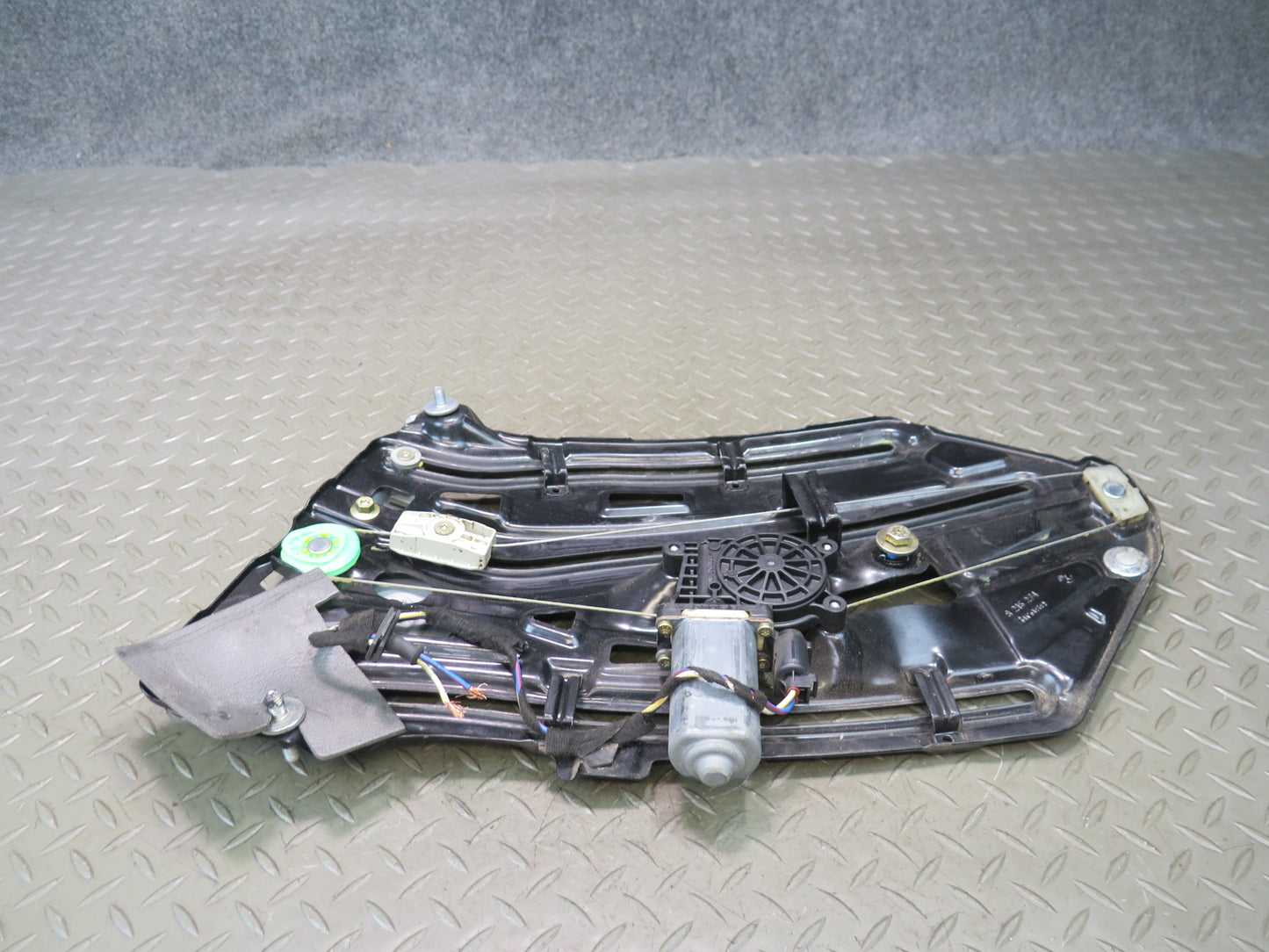 01-06 BMW E46 330ci Convertible Rear Right Quarter Window Regulator w Motor OEM