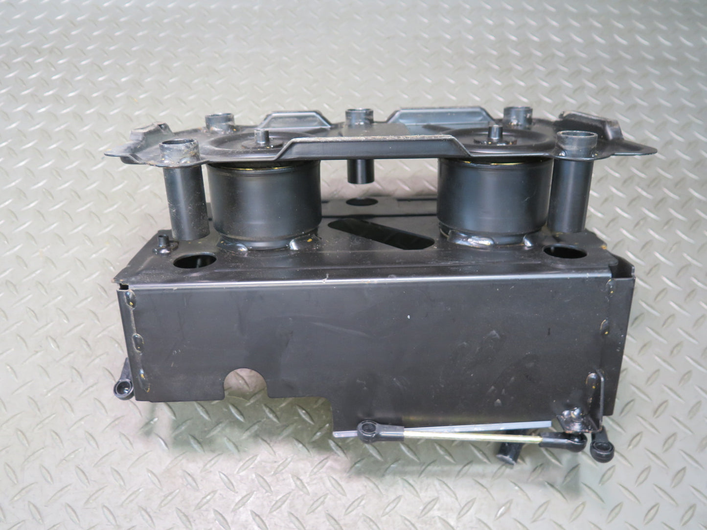 01-06 BMW E46 330ci Convertible Battery Tray Vibration Absorber Bracket Assy OEM