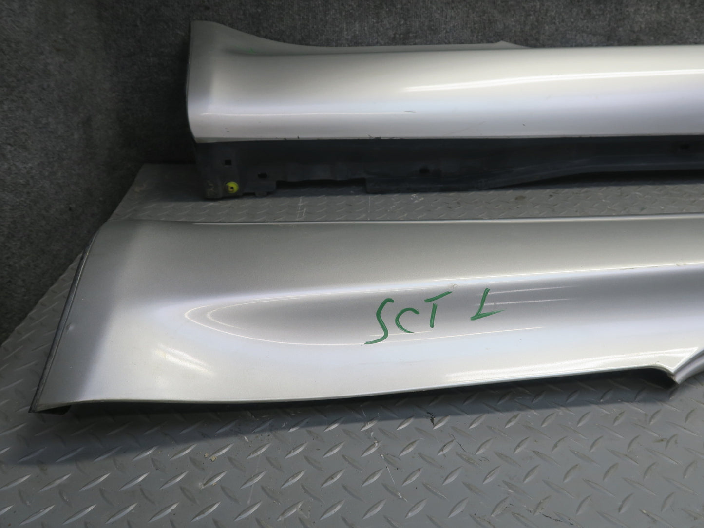 02-05 Lexus Z40 SC430 Set of 2 Left & Right Side Skirt Rocker Panel Silver OEM