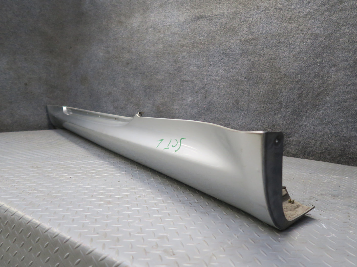 02-05 Lexus Z40 SC430 Set of 2 Left & Right Side Skirt Rocker Panel Silver OEM