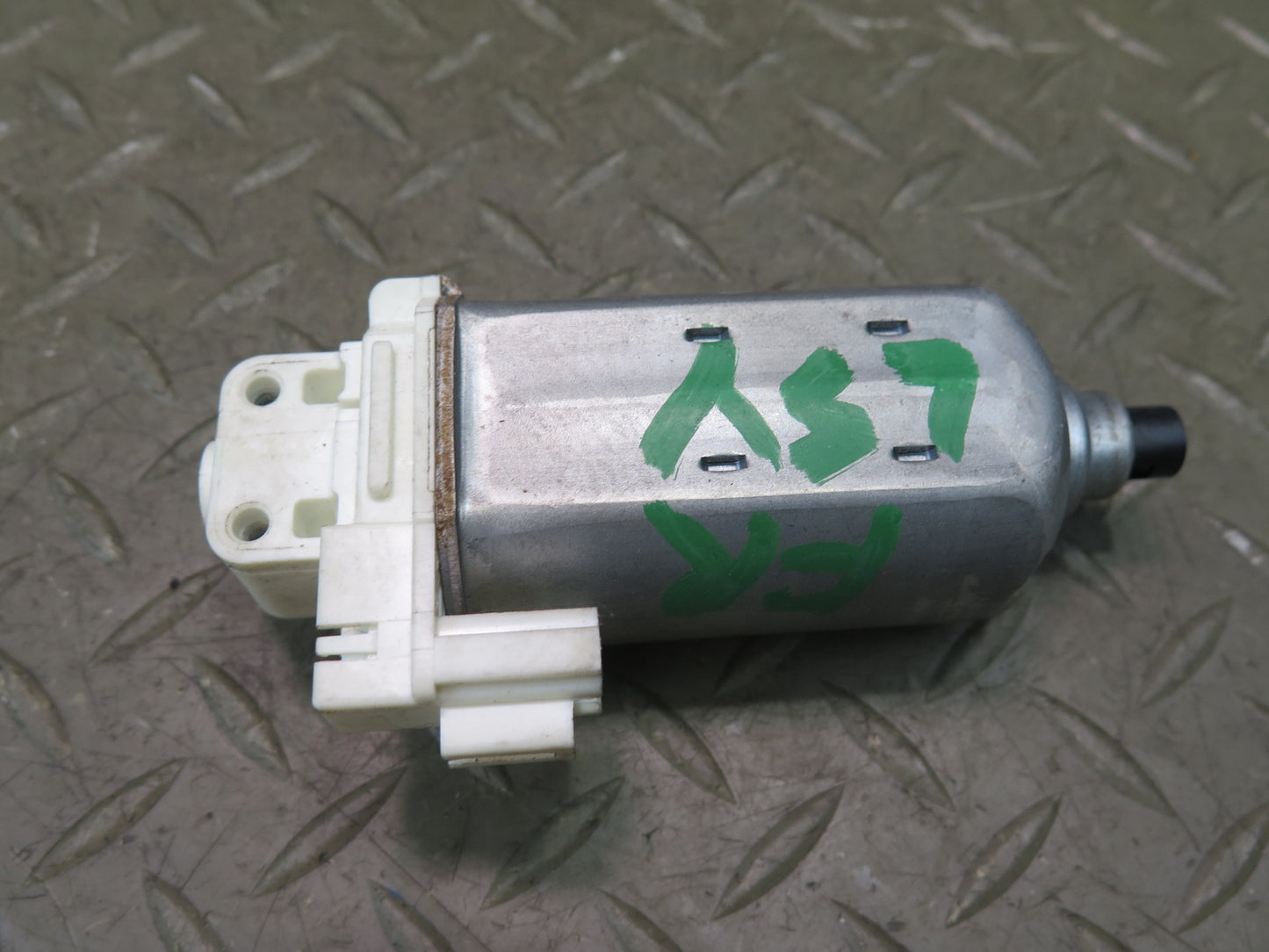 01-06 Lexus UCF30L  LS430 Set of 4 Front Right Seat Adjust Motor OEM