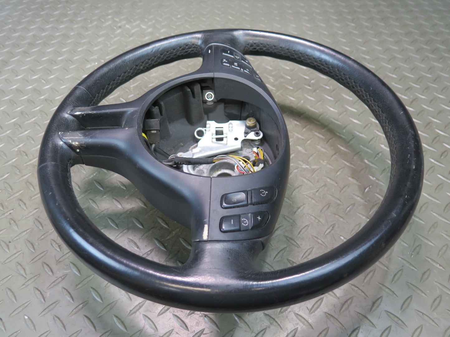 01-06 BMW E46 330ci 3-SPOKE Leather Sport Steering w Controls Black OEM