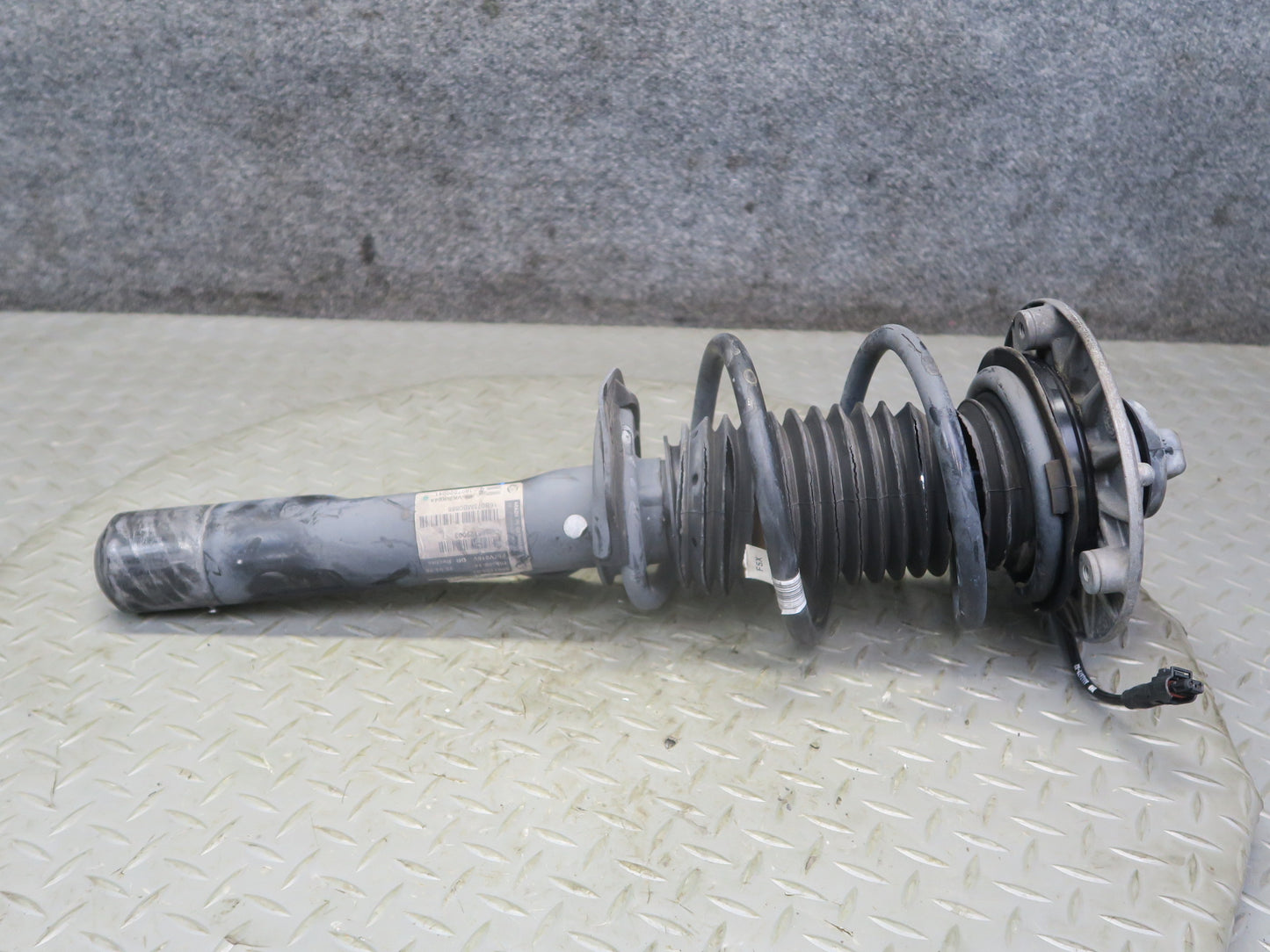 16-24 Mini Cooper S F57 Convertible Set of 2 Front VDC Strut Shock Absorber OEM