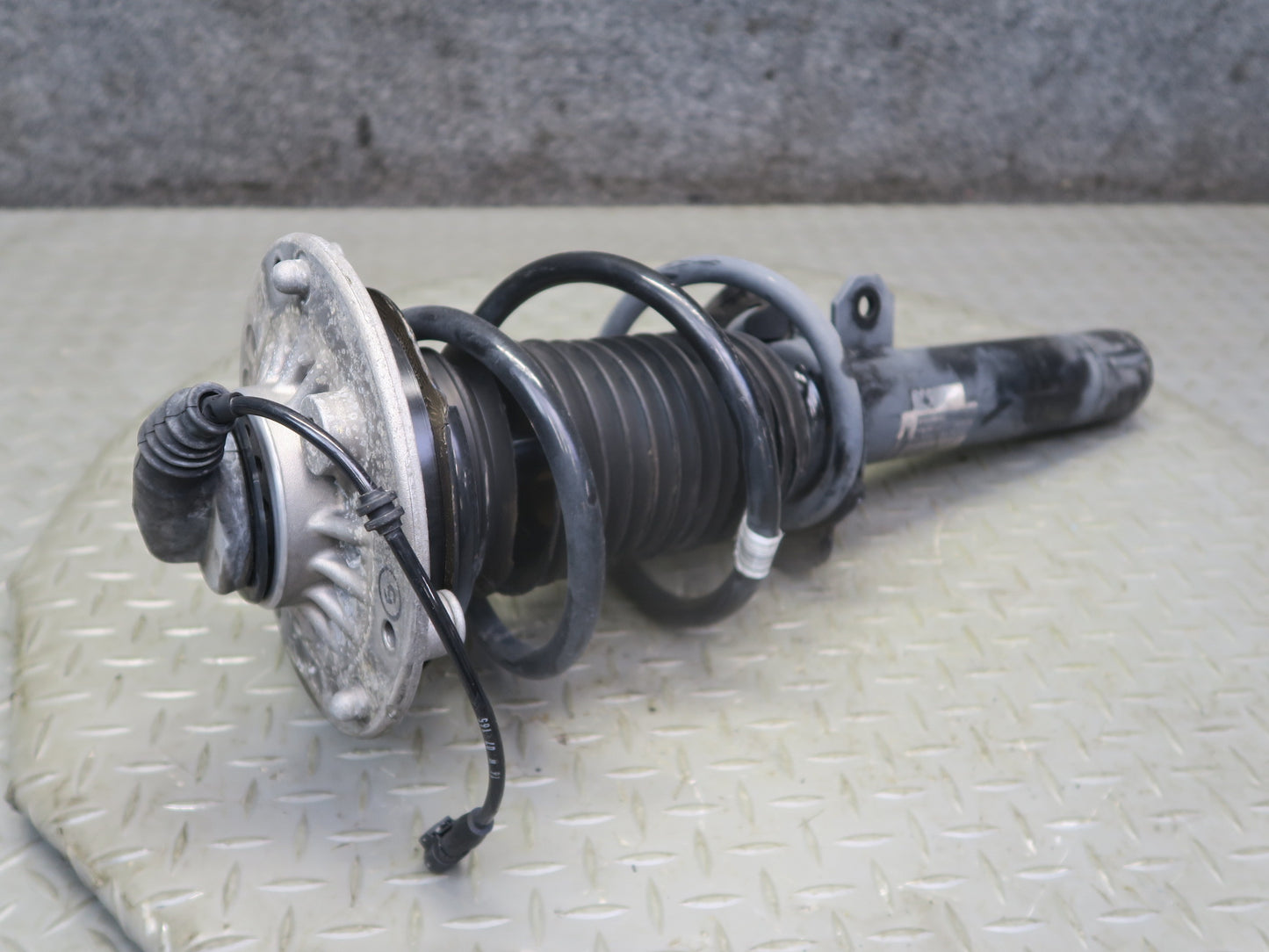 16-24 Mini Cooper S F57 Convertible Set of 2 Front VDC Strut Shock Absorber OEM