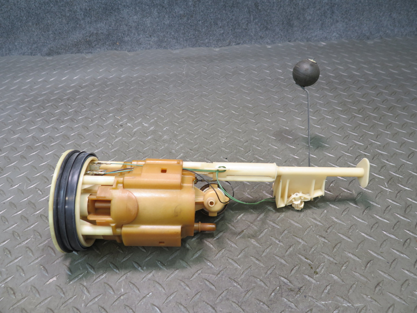 2002-2005 Porsche 911 996  3.6L AWD Fuel Pump Level Sensor Sending Unit Set
